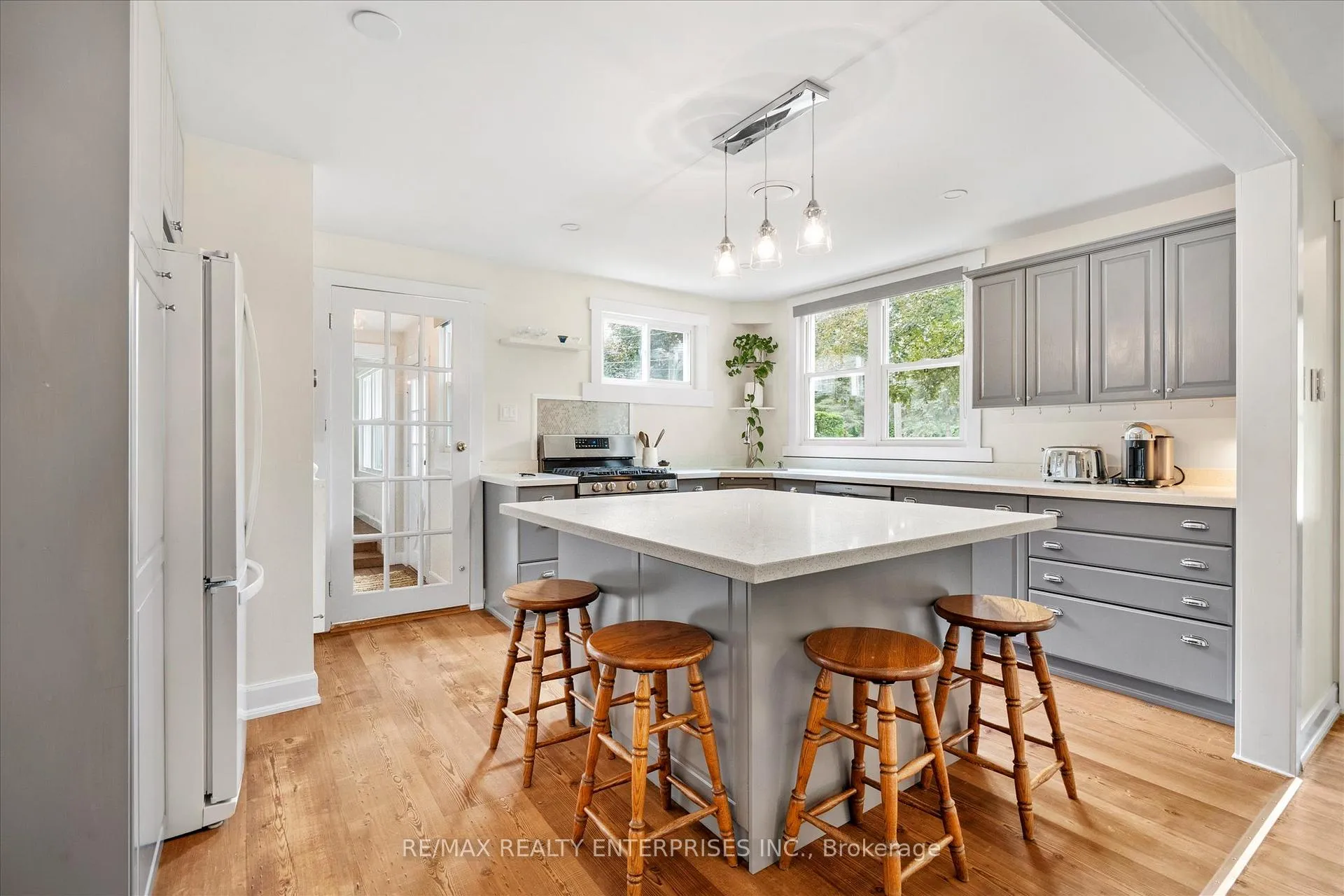 Photo 11 of 6295 Guelph Line, Burlington, Rural Burlington — HOMEH