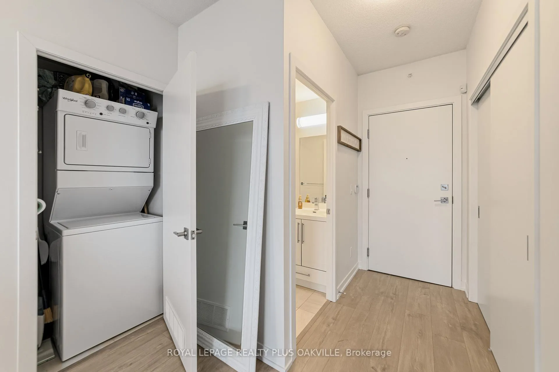 Photo 3 of Unit 2207, 2087 Fairview Street, Burlington, Freeman — HOMEH