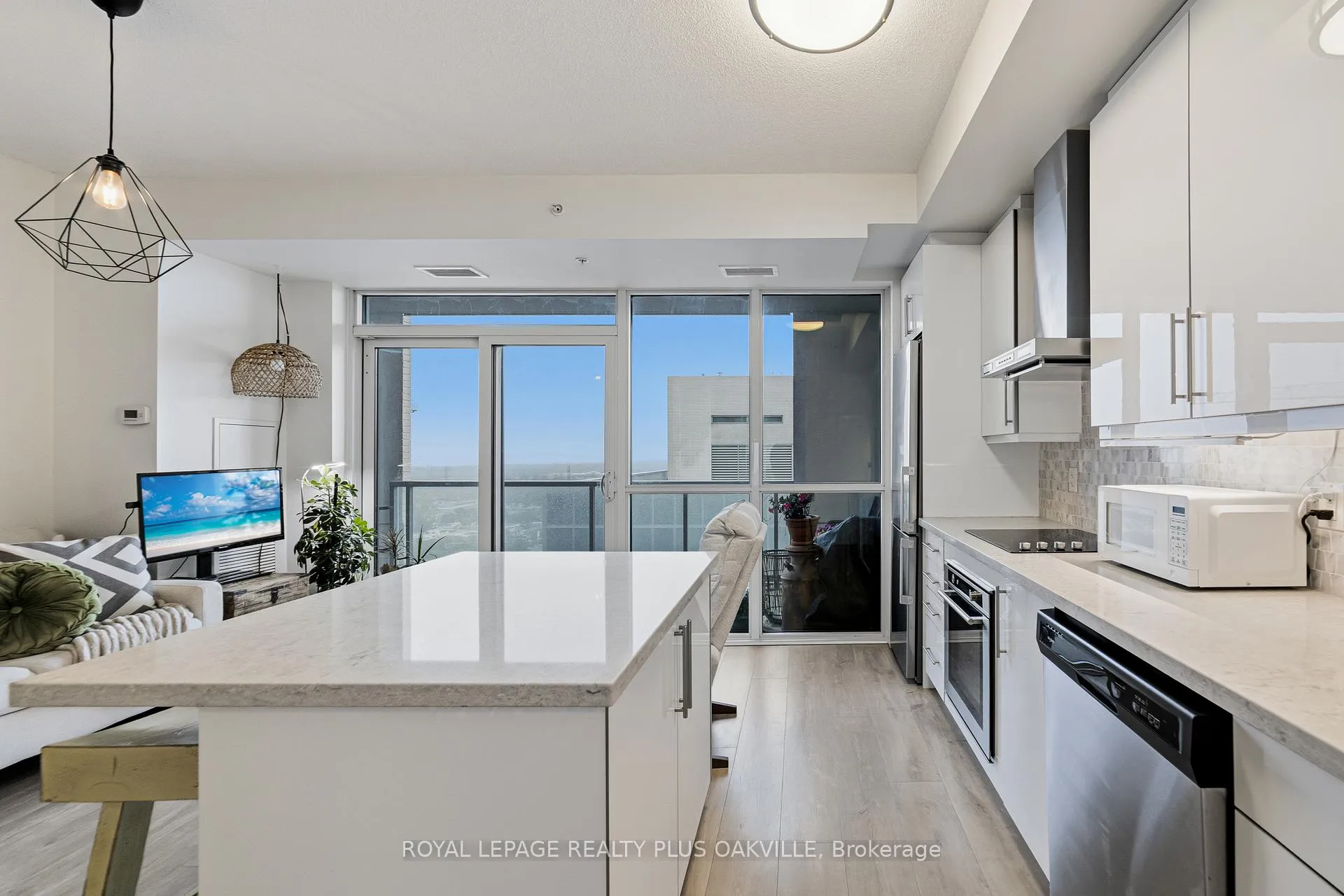 Photo 8 of Unit 2207, 2087 Fairview Street, Burlington, Freeman — HOMEH