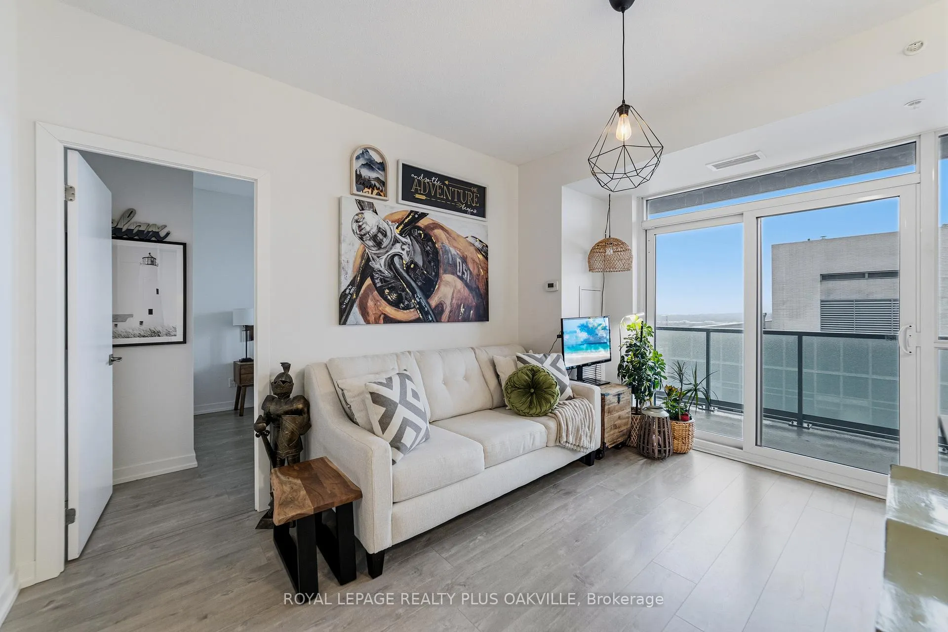 Photo 9 of Unit 2207, 2087 Fairview Street, Burlington, Freeman — HOMEH
