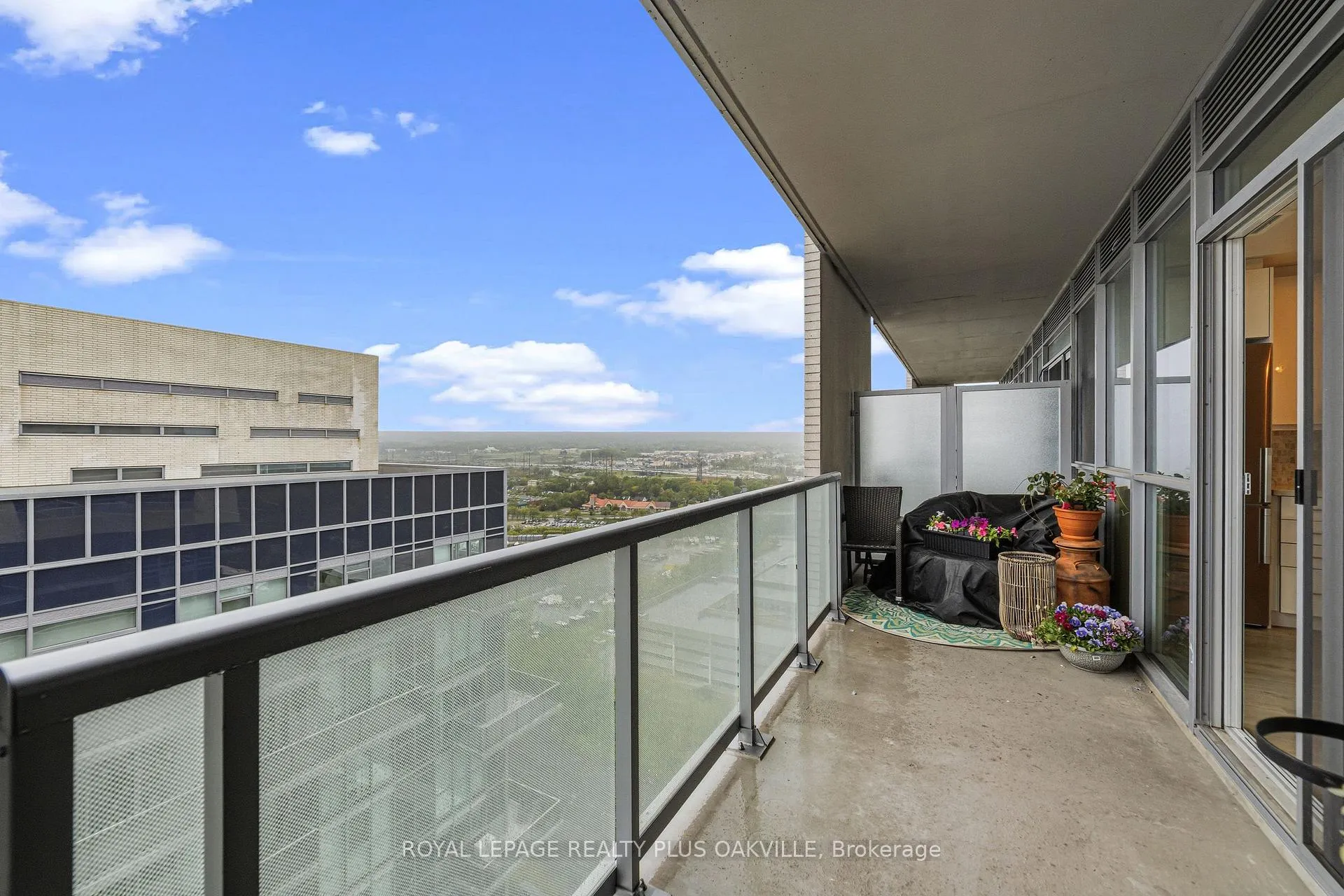Photo 12 of Unit 2207, 2087 Fairview Street, Burlington, Freeman — HOMEH