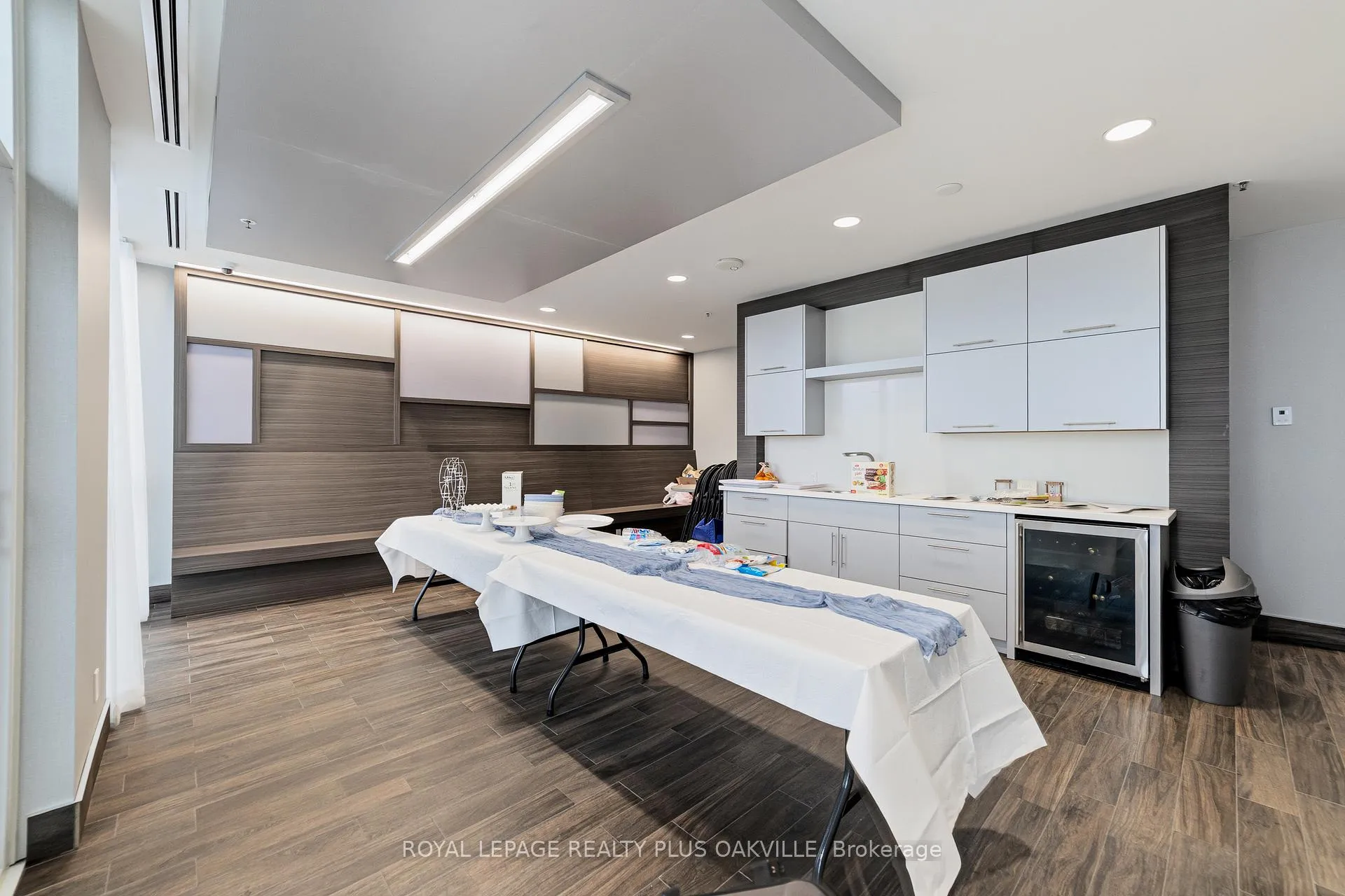 Photo 28 of Unit 2207, 2087 Fairview Street, Burlington, Freeman — HOMEH
