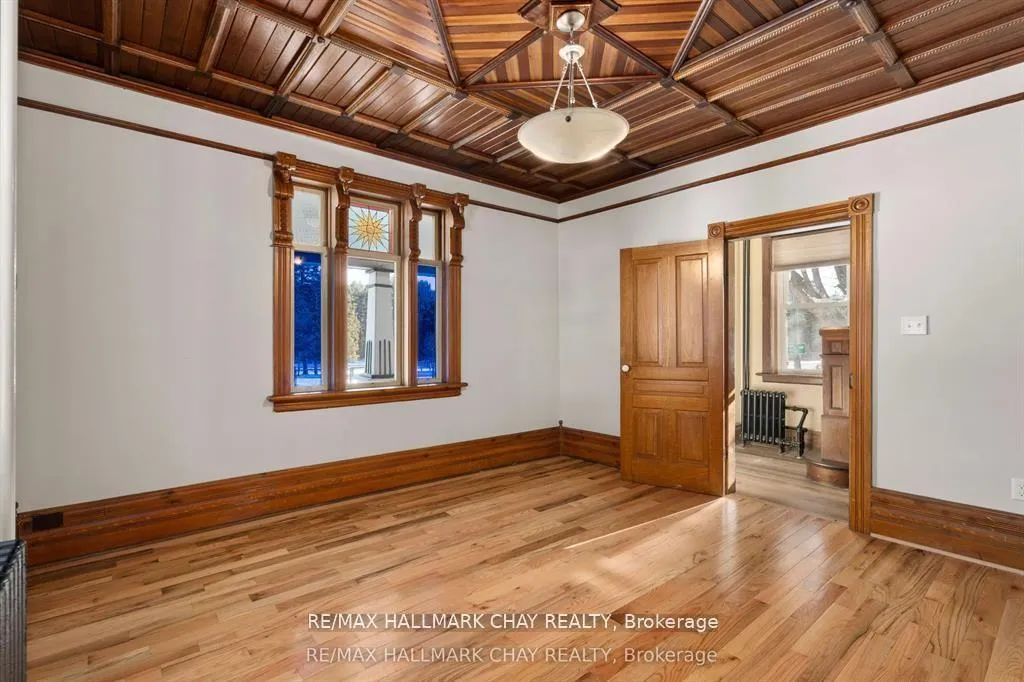 Photo 6 of 4514 Penetanguishene Road, Springwater, Hillsdale — HOMEH