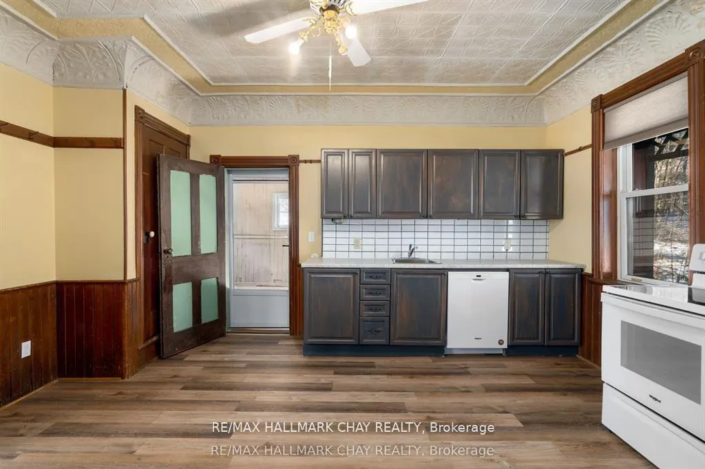 Photo 13 of 4514 Penetanguishene Road, Springwater, Hillsdale — HOMEH