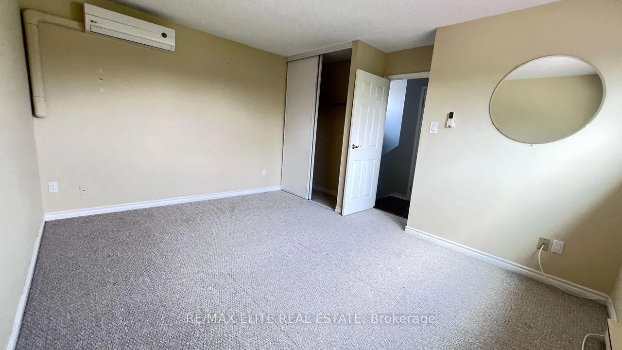 Photo 11 of 205 Milestone Crescent, Aurora, Aurora Village — HOMEH