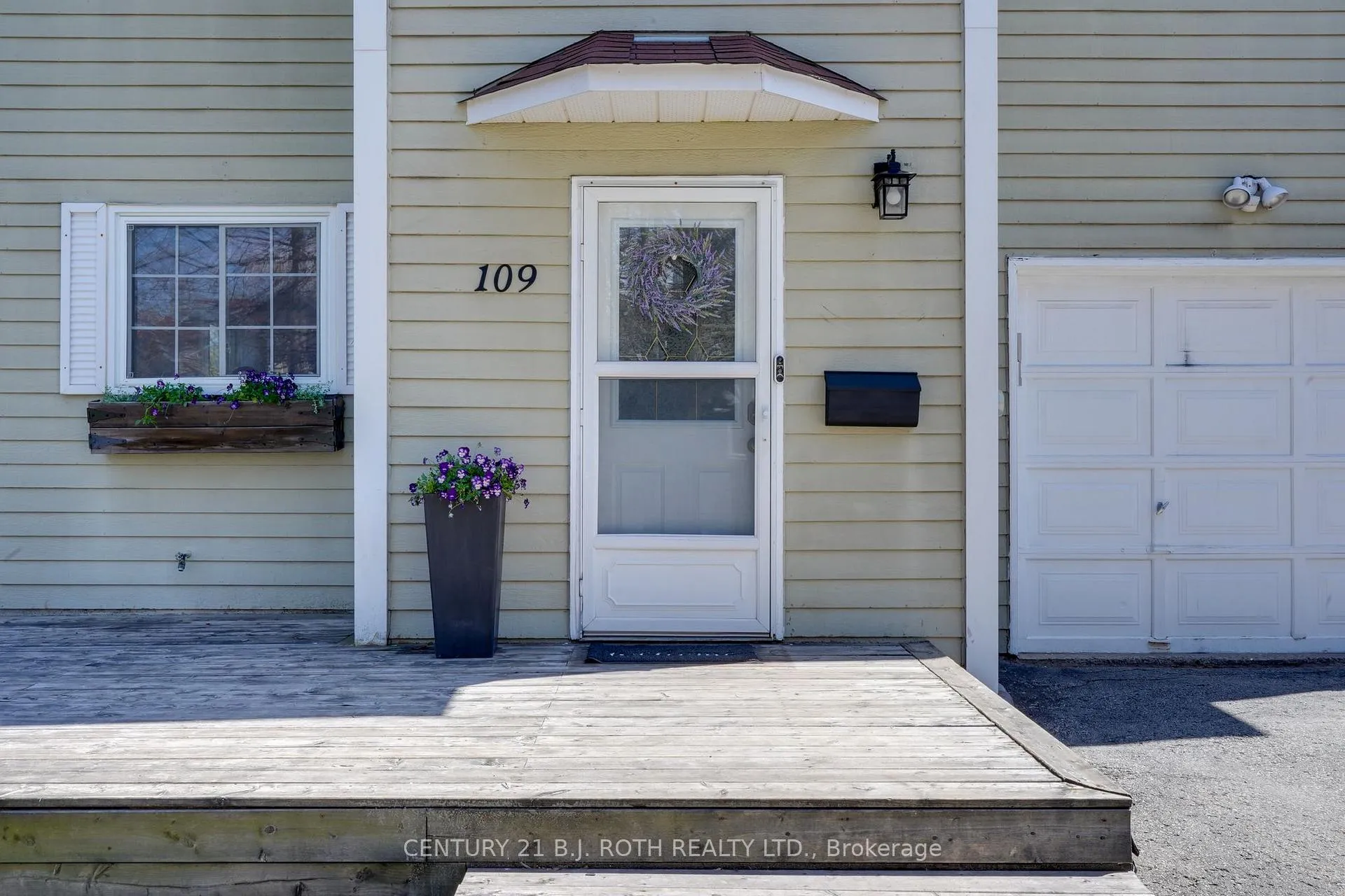 Photo 3 of 109 Elizabeth Street, Barrie, Ardagh — HOMEH