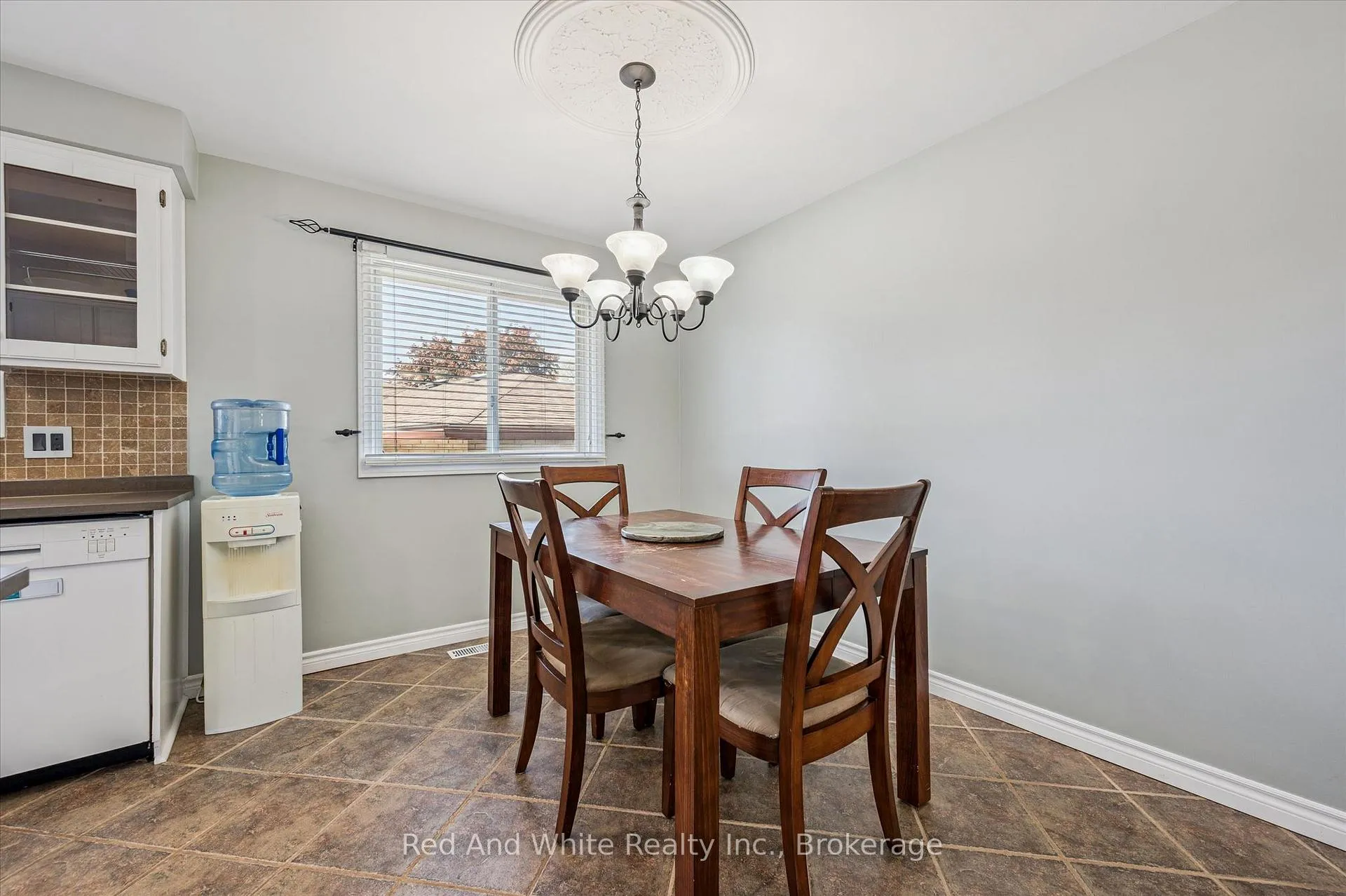 Photo 11 of 47 Oakhurst Crescent, Kitchener — HOMEH
