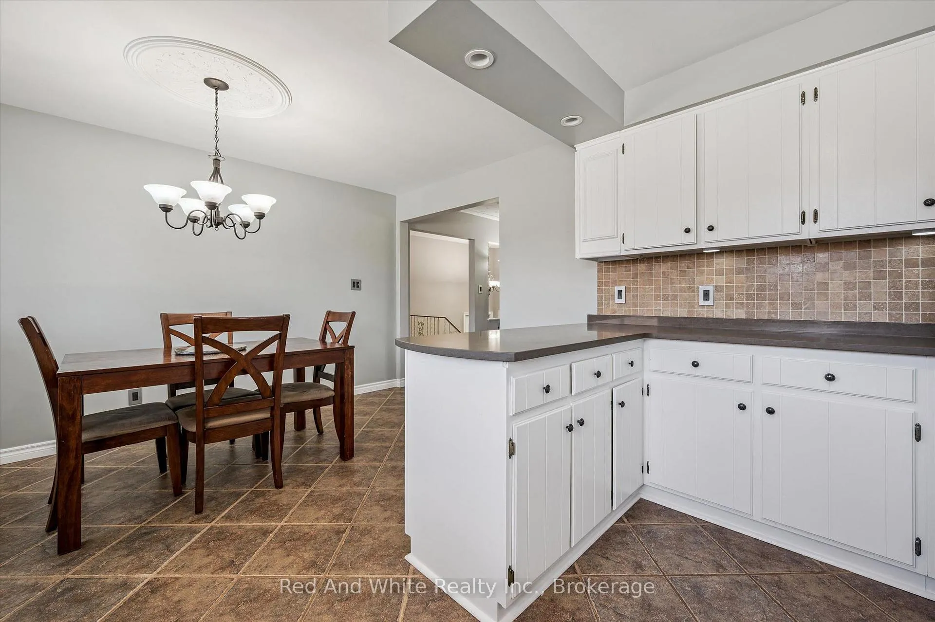 Photo 14 of 47 Oakhurst Crescent, Kitchener — HOMEH