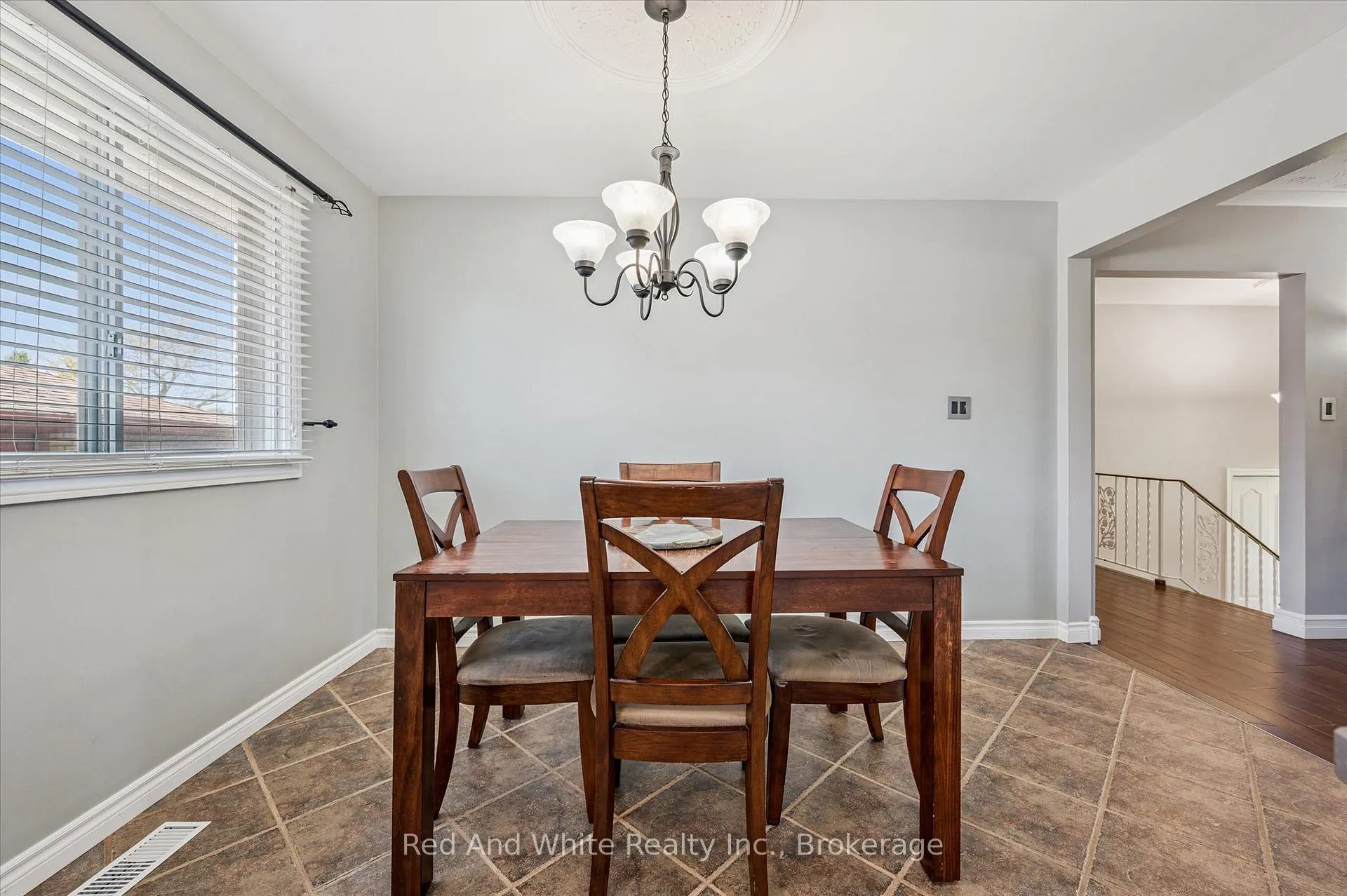 Photo 15 of 47 Oakhurst Crescent, Kitchener — HOMEH