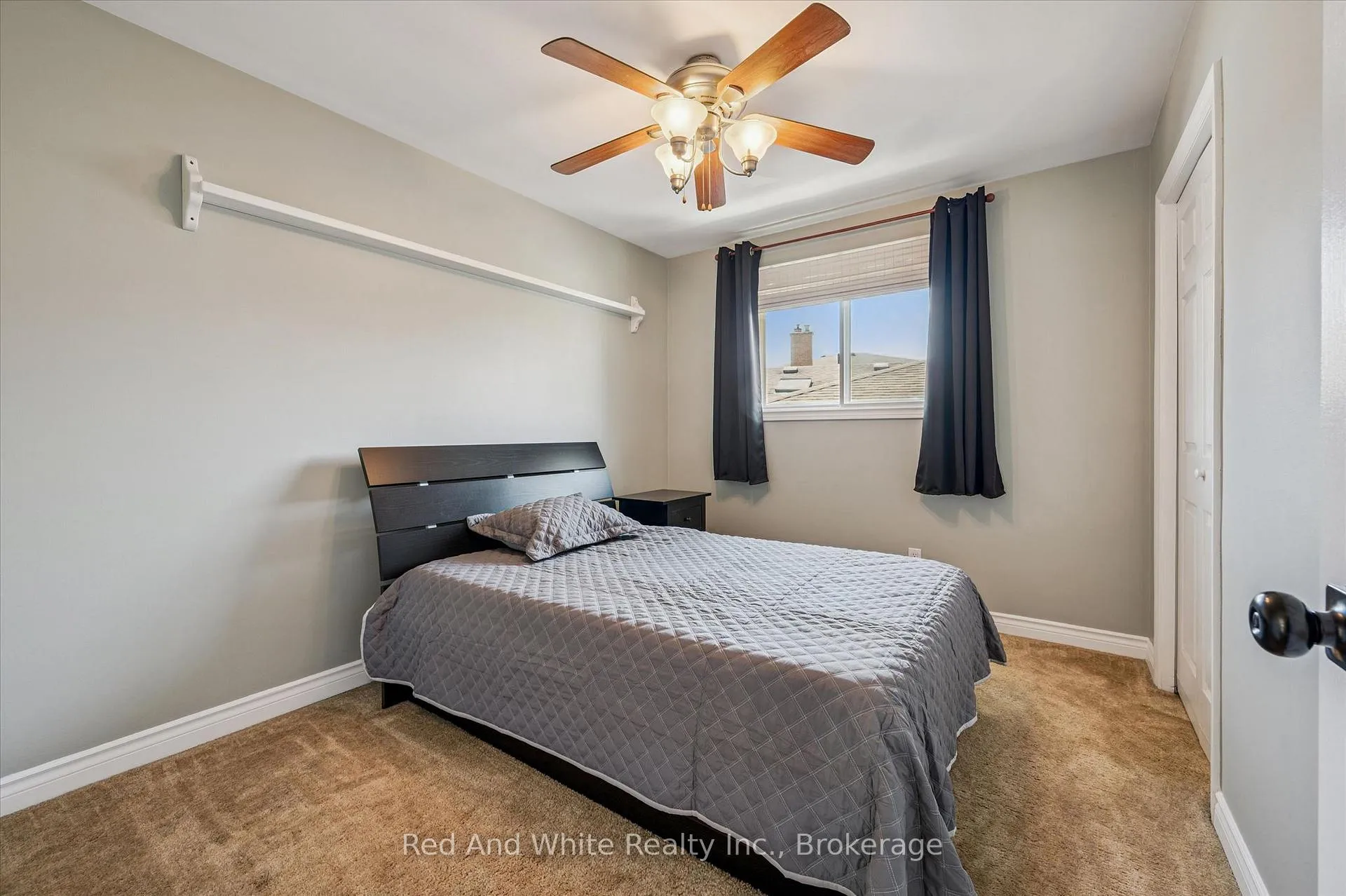 Photo 16 of 47 Oakhurst Crescent, Kitchener — HOMEH