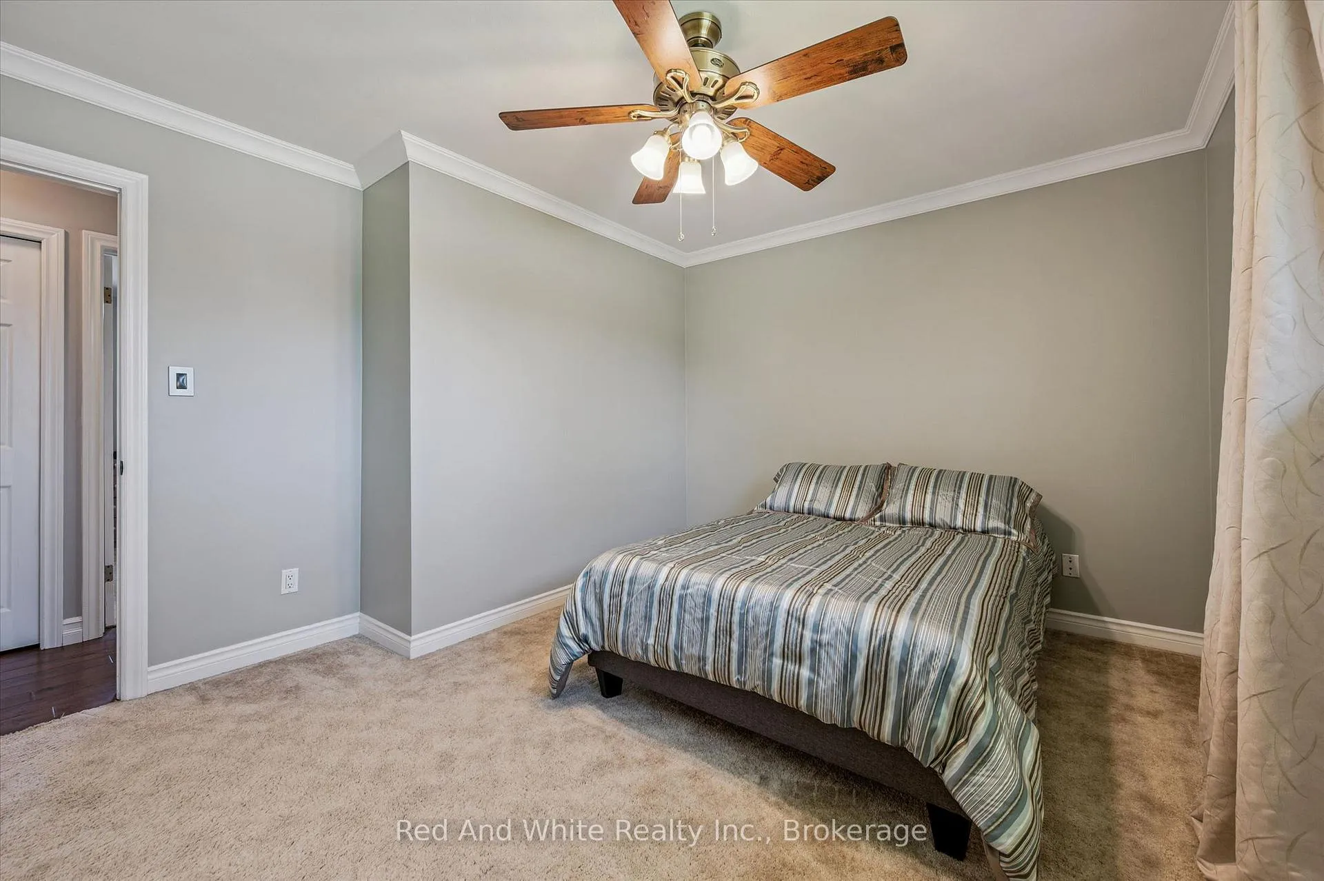 Photo 19 of 47 Oakhurst Crescent, Kitchener — HOMEH