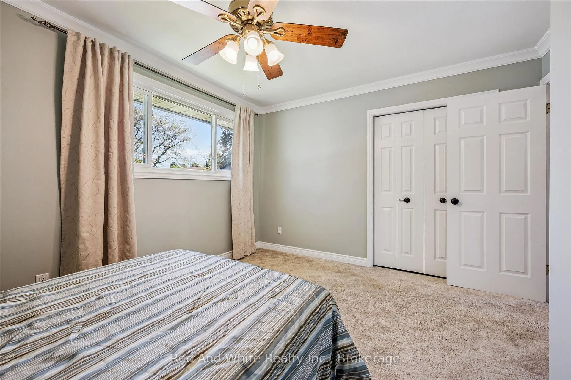 Photo 20 of 47 Oakhurst Crescent, Kitchener — HOMEH