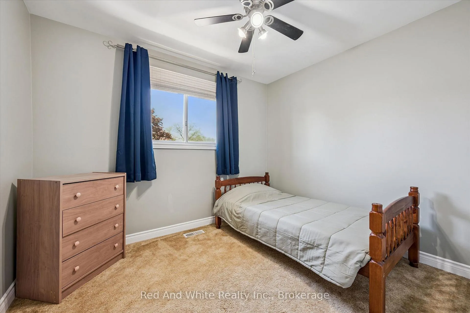 Photo 22 of 47 Oakhurst Crescent, Kitchener — HOMEH