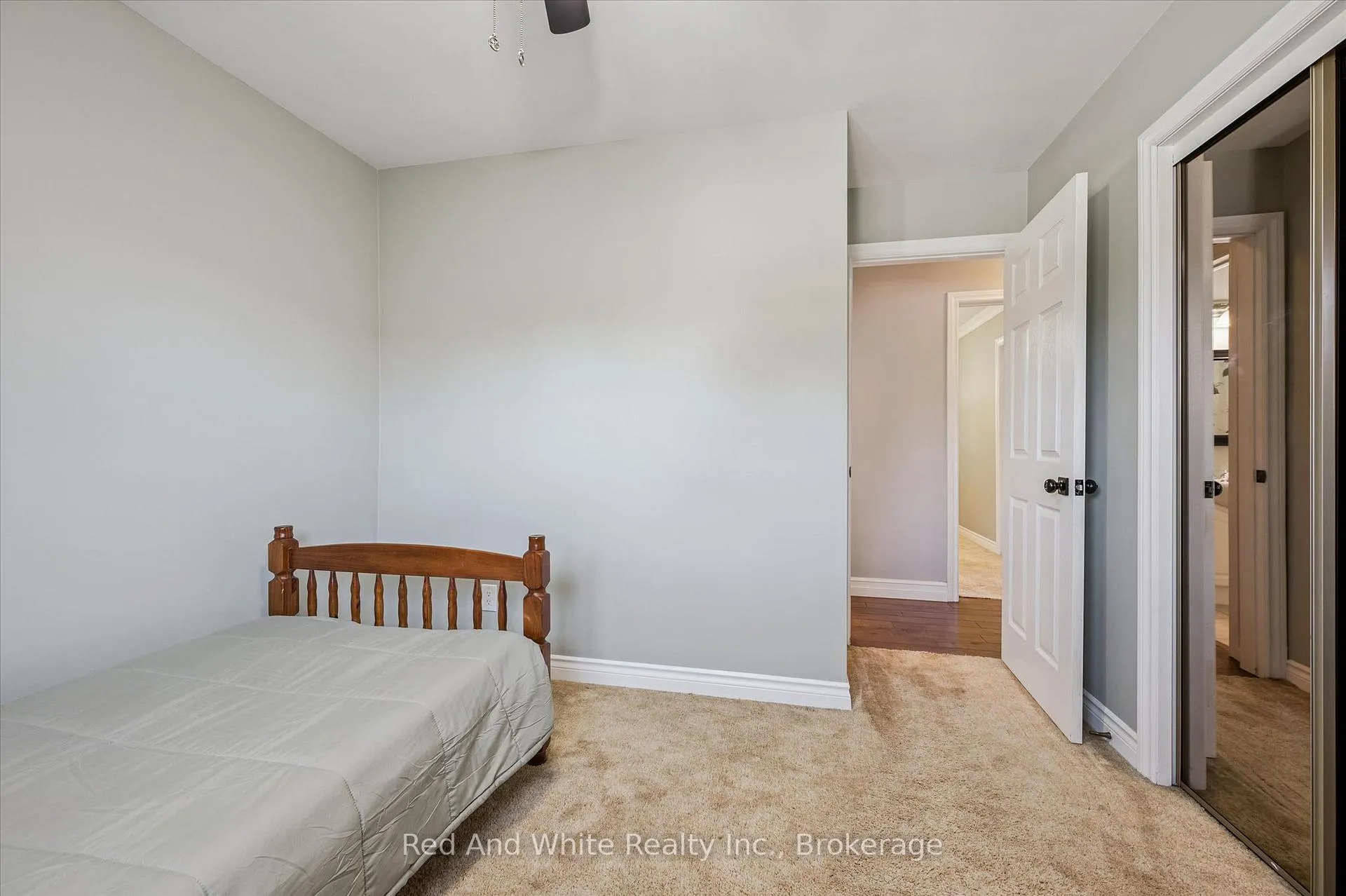 Photo 23 of 47 Oakhurst Crescent, Kitchener — HOMEH