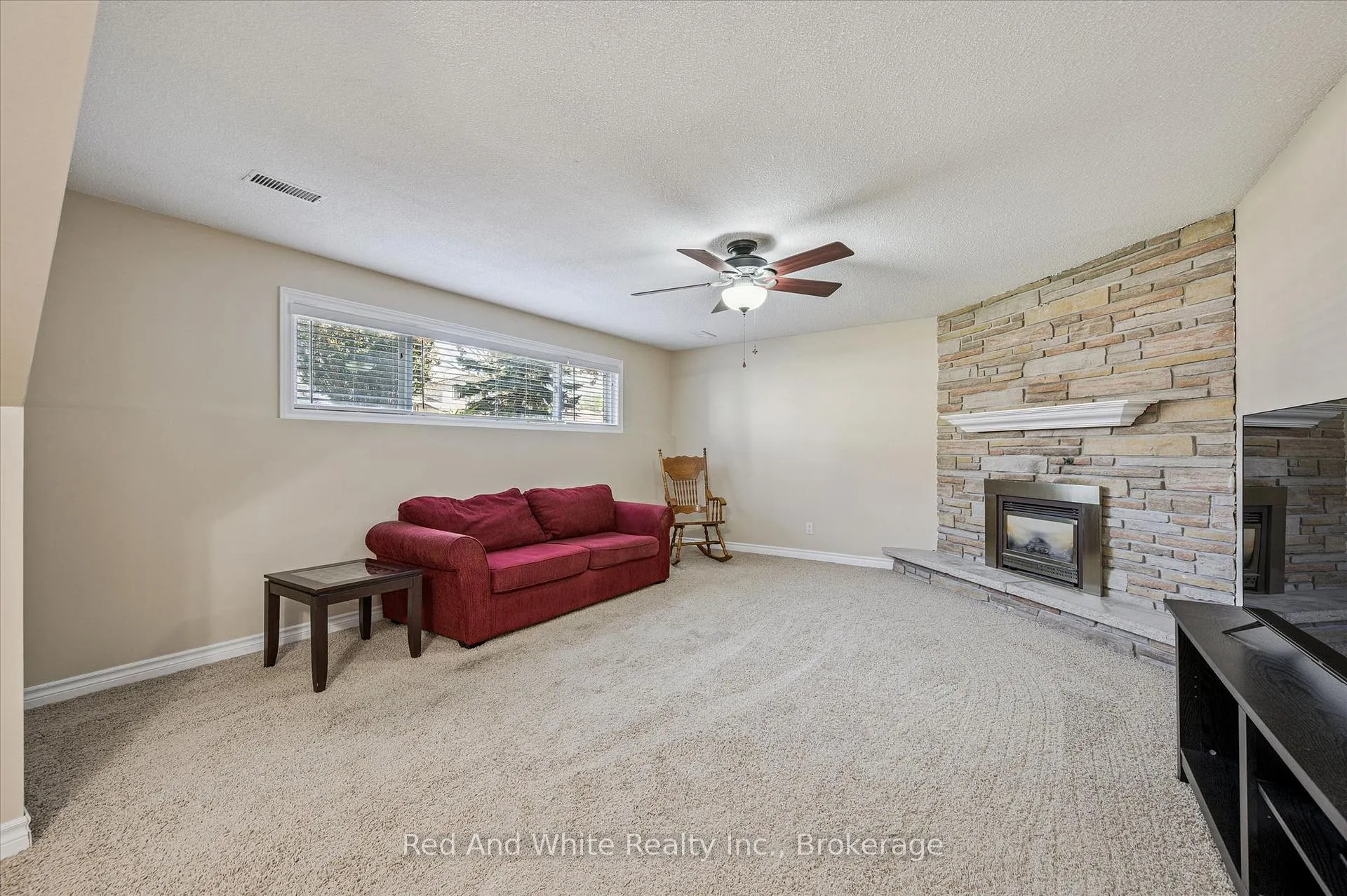 Photo 24 of 47 Oakhurst Crescent, Kitchener — HOMEH