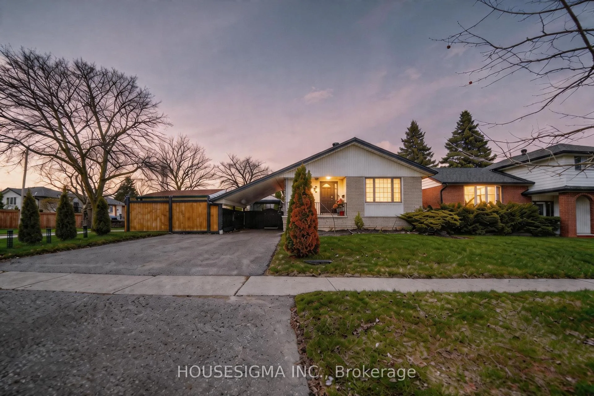 Photo 2 of 919 Central Park Boulevard N, Oshawa, Centennial — HOMEH