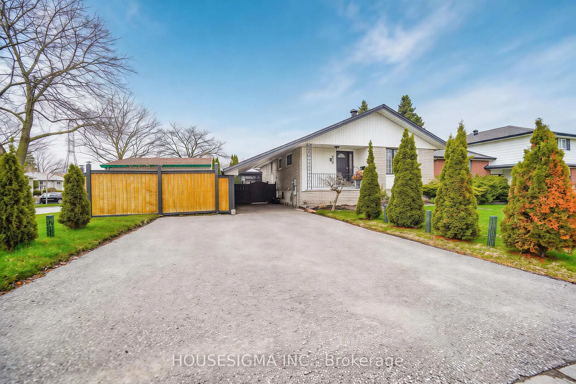 Photo 3 of 919 Central Park Boulevard N, Oshawa, Centennial — HOMEH