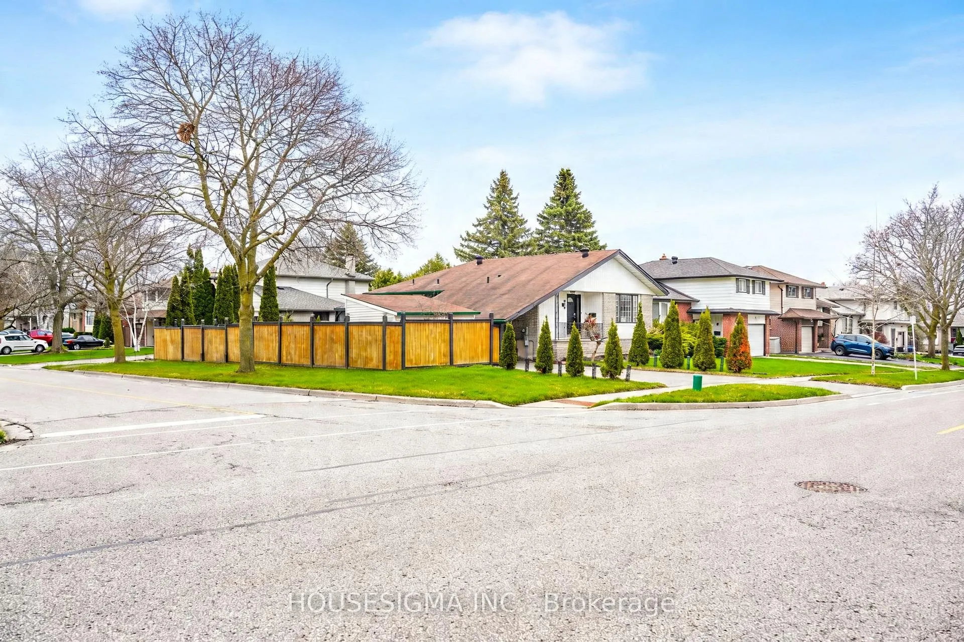 Photo 5 of 919 Central Park Boulevard N, Oshawa, Centennial — HOMEH