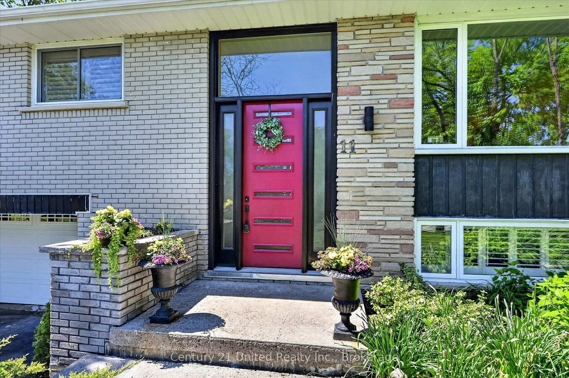 Photo 3 of 11 Crestwood Avenue, Peterborough, Monaghan Ward 2 — HOMEH