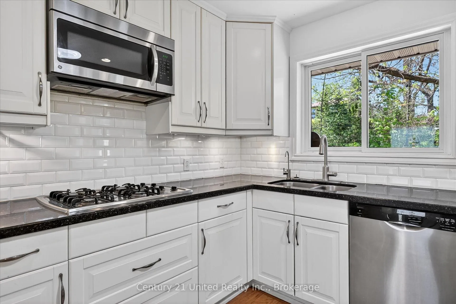 Photo 9 of 11 Crestwood Avenue, Peterborough, Monaghan Ward 2 — HOMEH