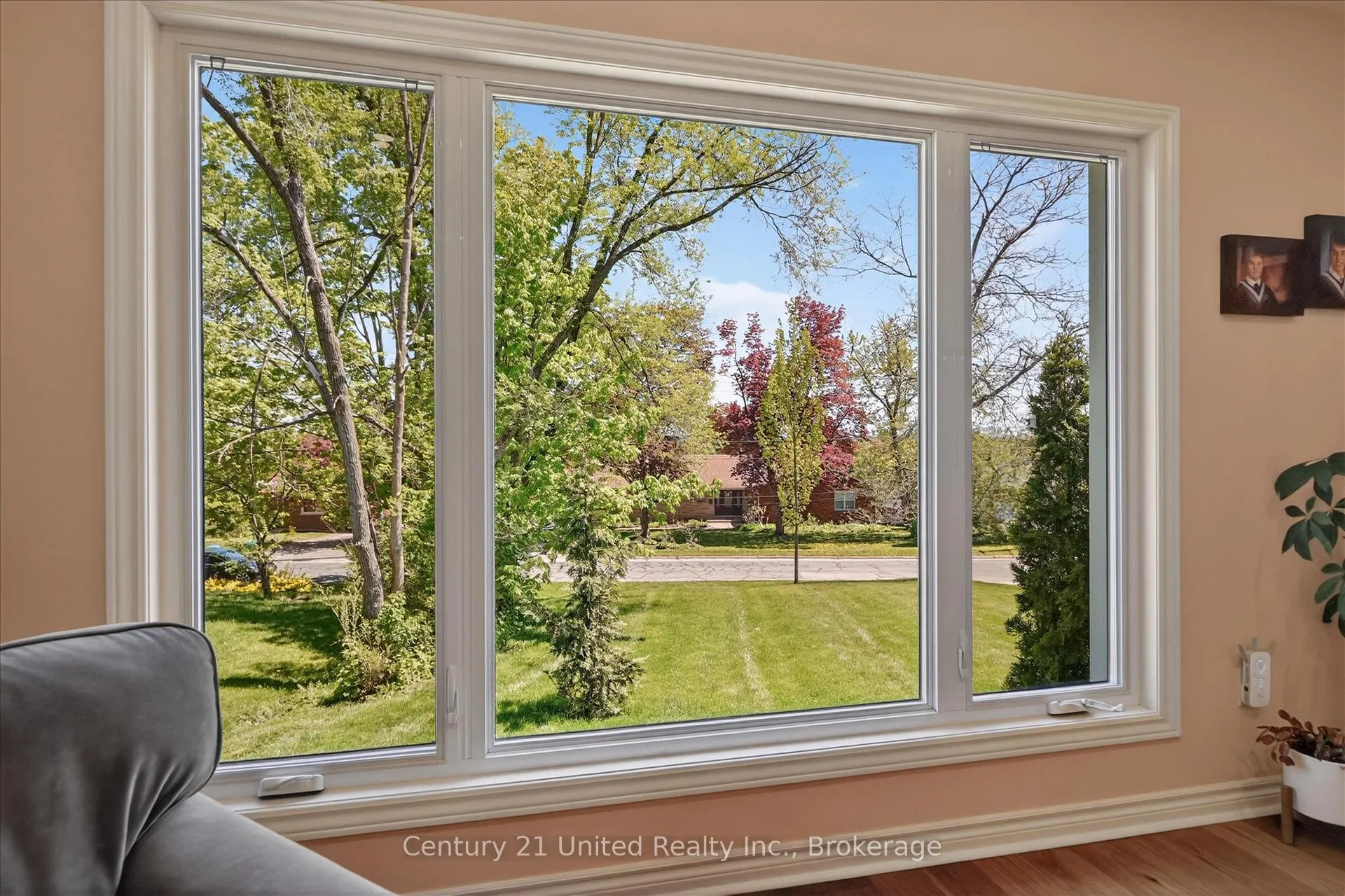 Photo 14 of 11 Crestwood Avenue, Peterborough, Monaghan Ward 2 — HOMEH