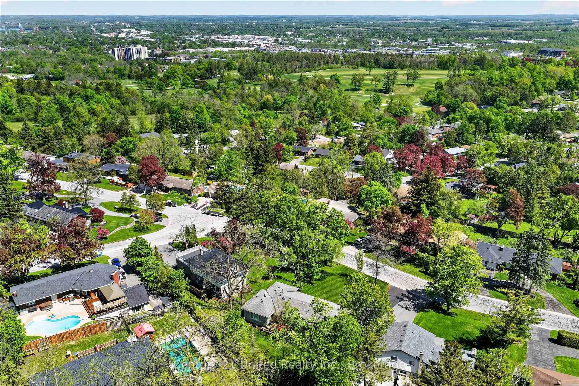 Photo 43 of 11 Crestwood Avenue, Peterborough, Monaghan Ward 2 — HOMEH