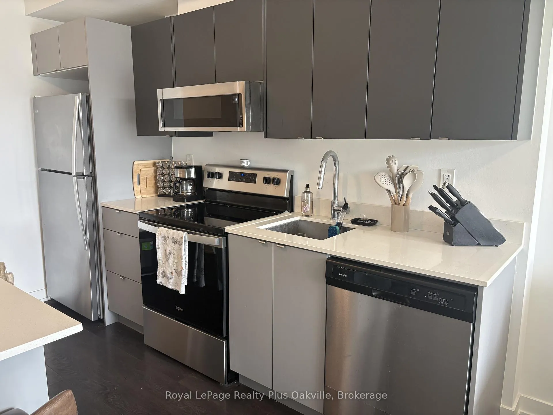 Photo 7 of Unit A202, 3210 Dakota Common, Burlington, Alton — HOMEH