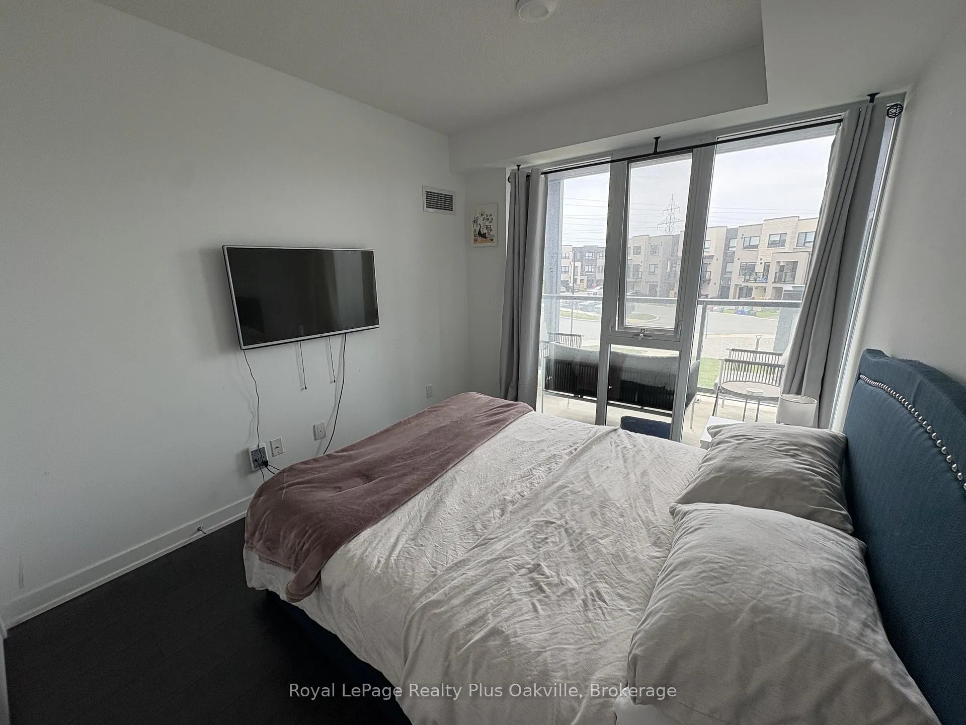 Photo 18 of Unit A202, 3210 Dakota Common, Burlington, Alton — HOMEH