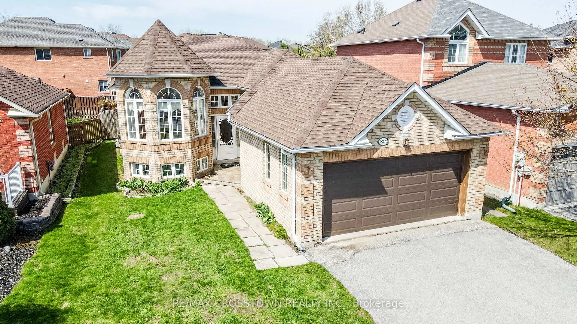 Photo 3 of 1840 Mill Street, Innisfil, Alcona — HOMEH