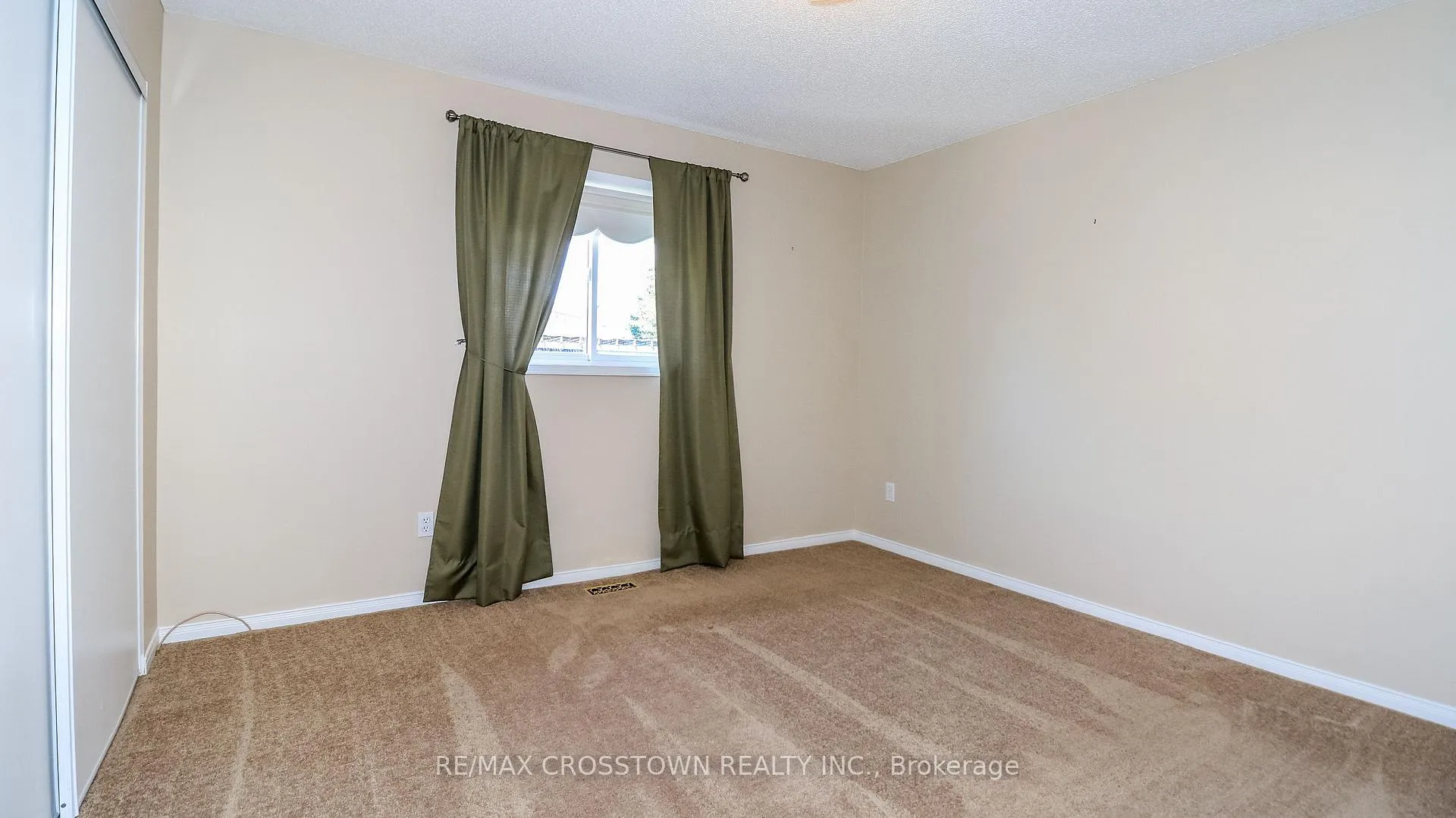 Photo 17 of 1840 Mill Street, Innisfil, Alcona — HOMEH