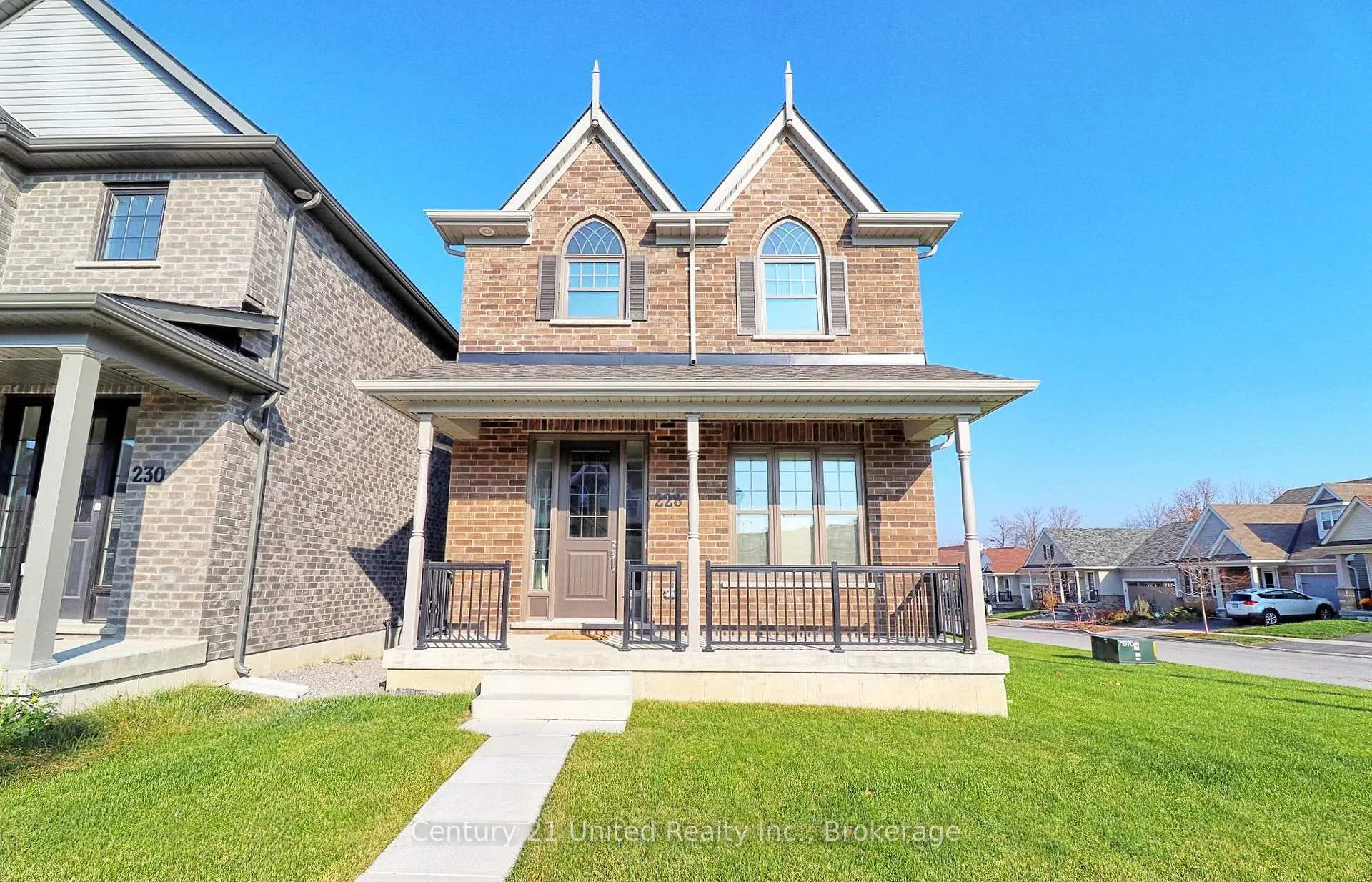 Photo 2 of 228 Rowberry Boulevard, Peterborough, Northcrest Ward 5 — HOMEH
