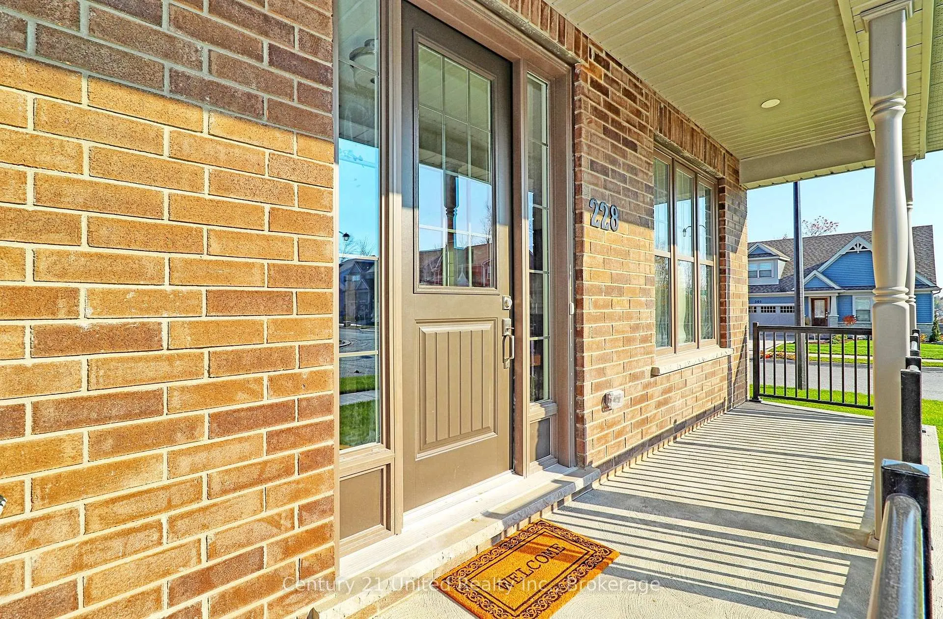 Photo 4 of 228 Rowberry Boulevard, Peterborough, Northcrest Ward 5 — HOMEH
