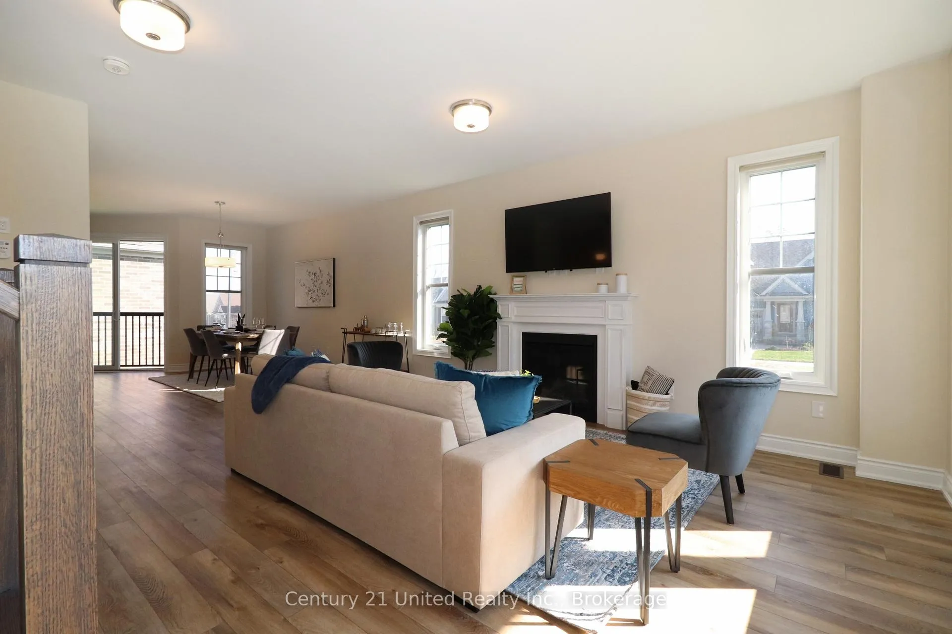 Photo 6 of 228 Rowberry Boulevard, Peterborough, Northcrest Ward 5 — HOMEH