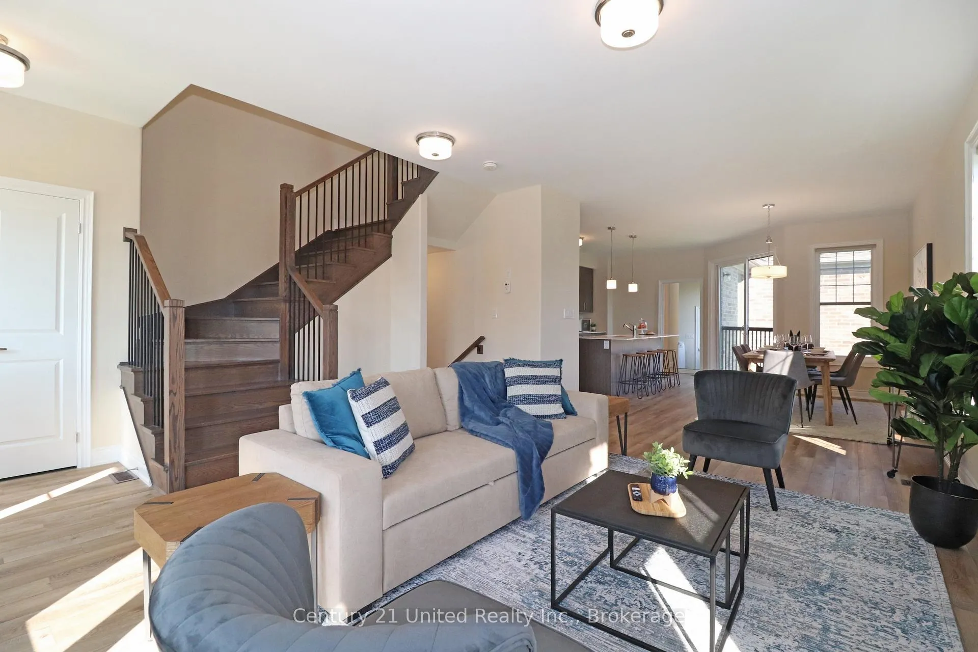 Photo 8 of 228 Rowberry Boulevard, Peterborough, Northcrest Ward 5 — HOMEH
