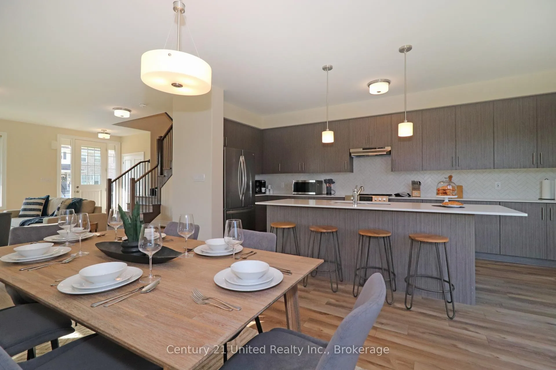 Photo 10 of 228 Rowberry Boulevard, Peterborough, Northcrest Ward 5 — HOMEH