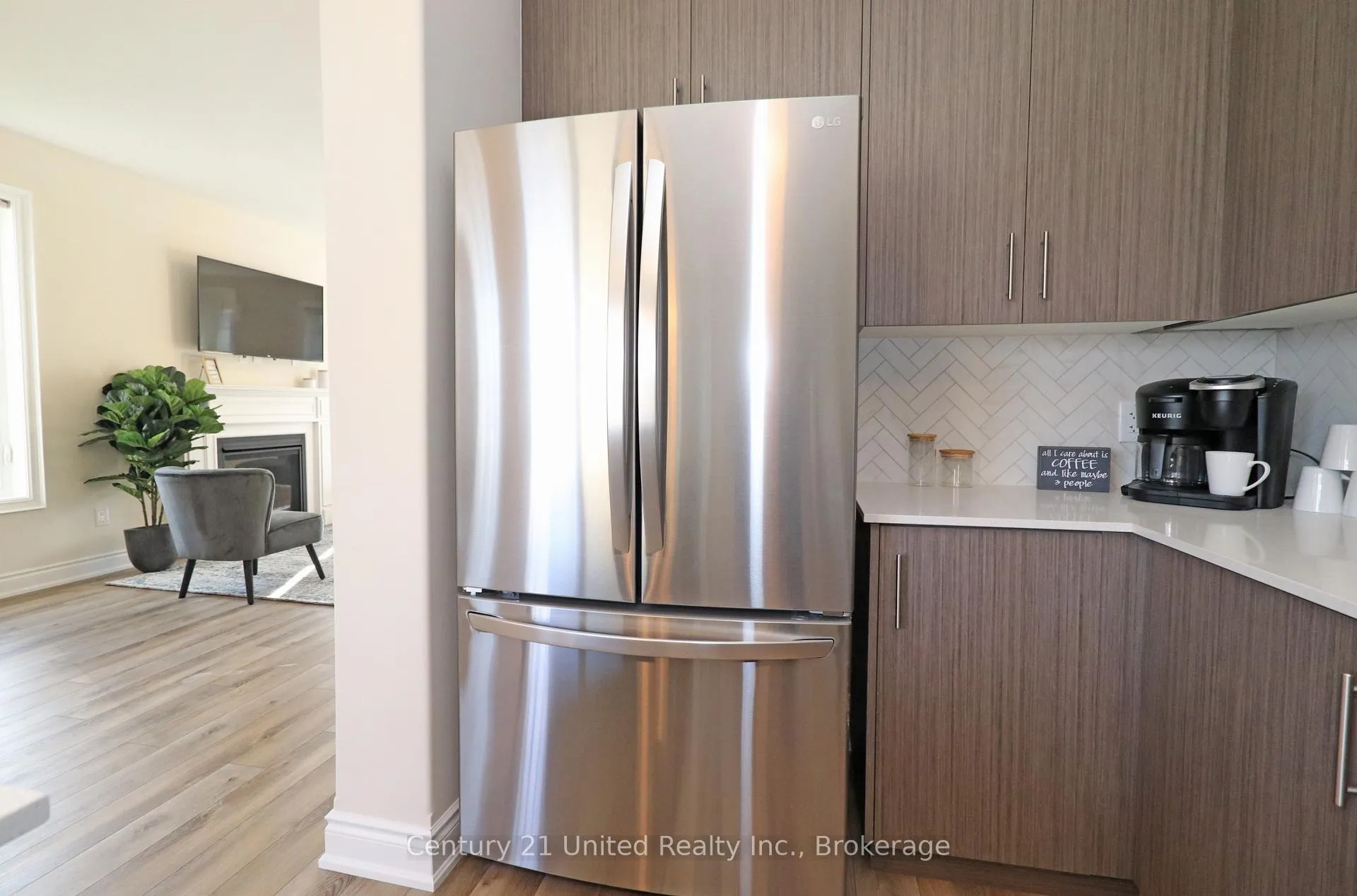Photo 14 of 228 Rowberry Boulevard, Peterborough, Northcrest Ward 5 — HOMEH