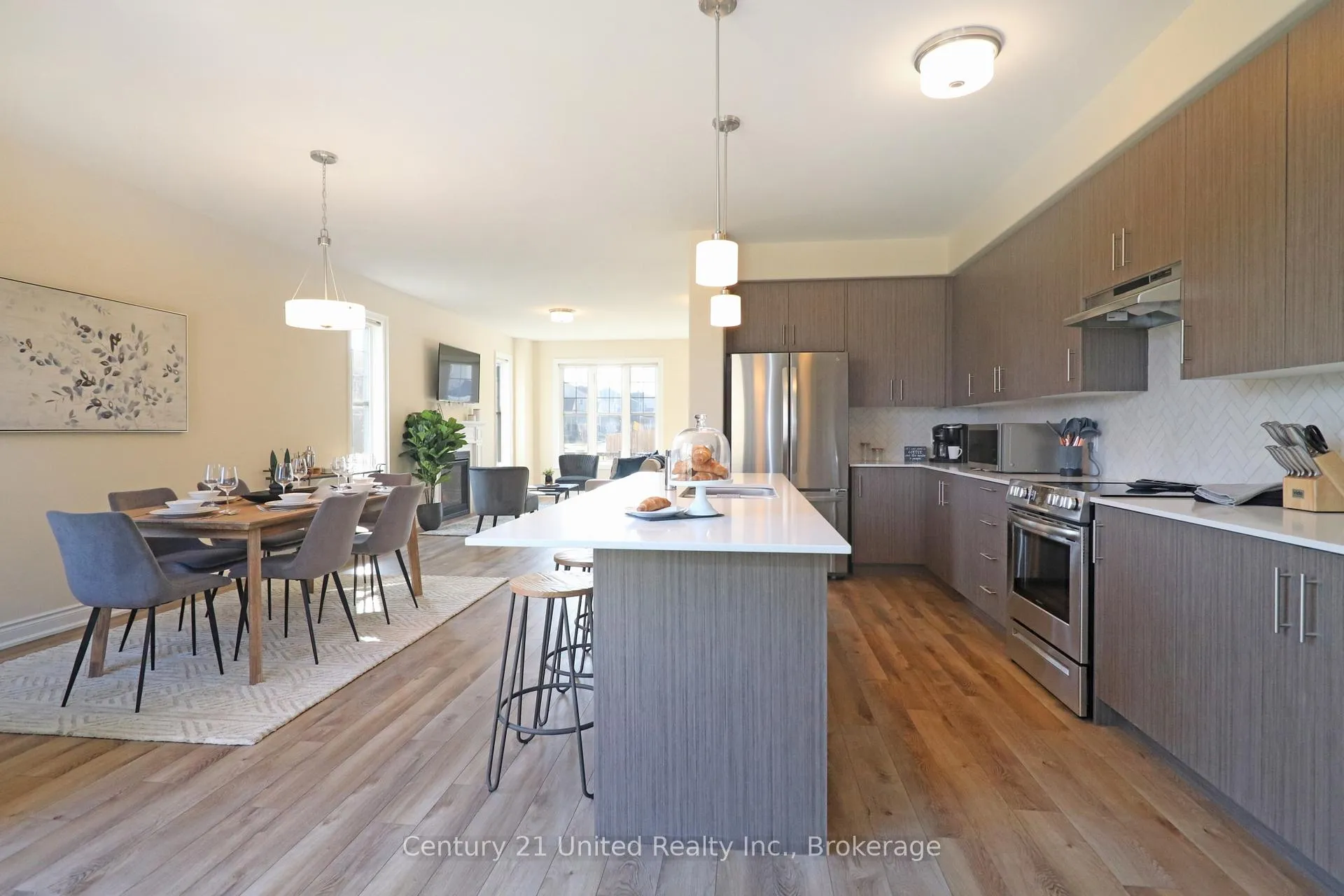 Photo 18 of 228 Rowberry Boulevard, Peterborough, Northcrest Ward 5 — HOMEH