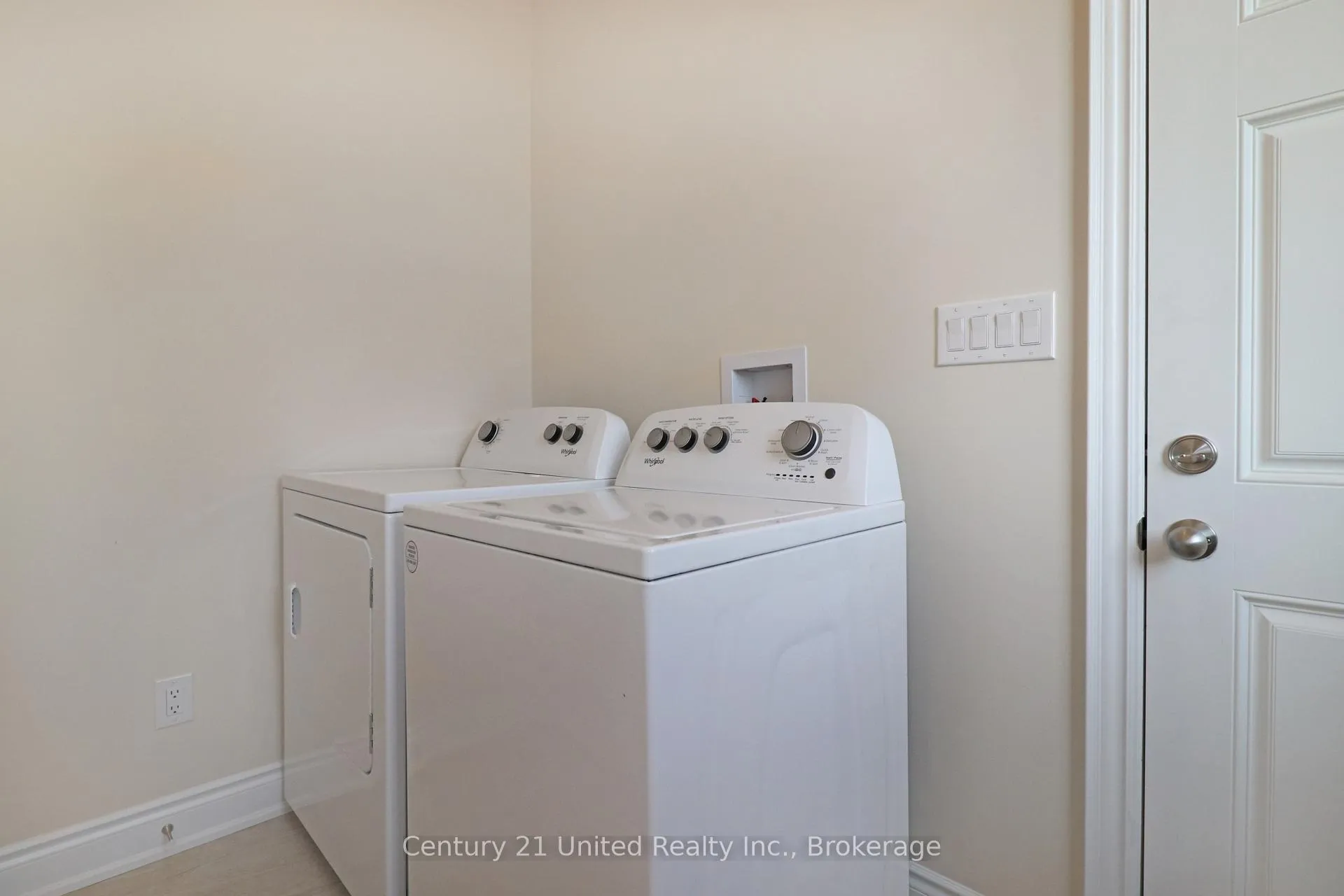 Photo 22 of 228 Rowberry Boulevard, Peterborough, Northcrest Ward 5 — HOMEH