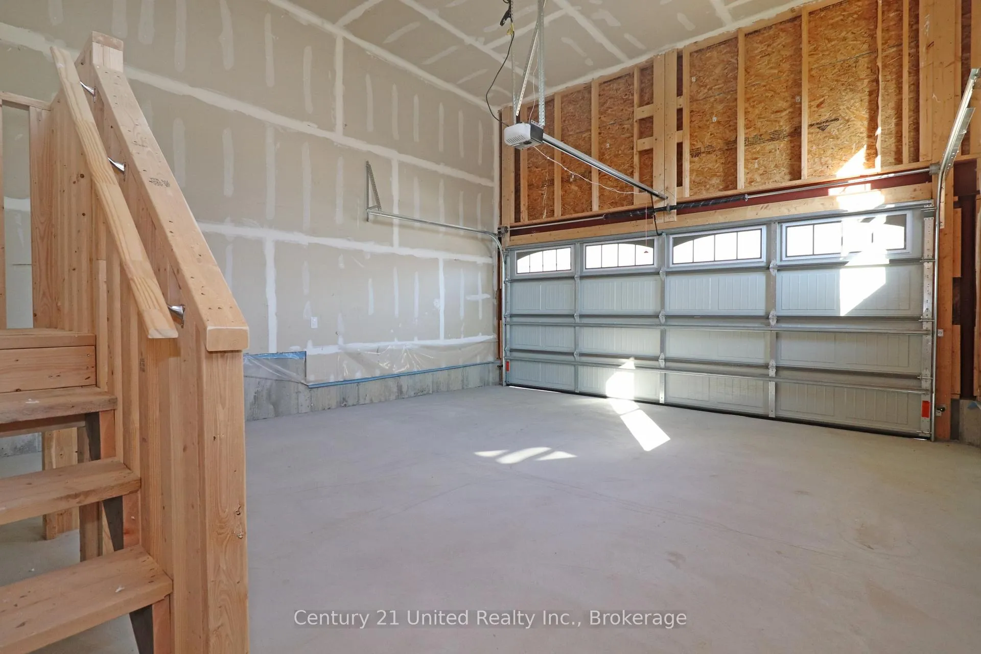 Photo 23 of 228 Rowberry Boulevard, Peterborough, Northcrest Ward 5 — HOMEH