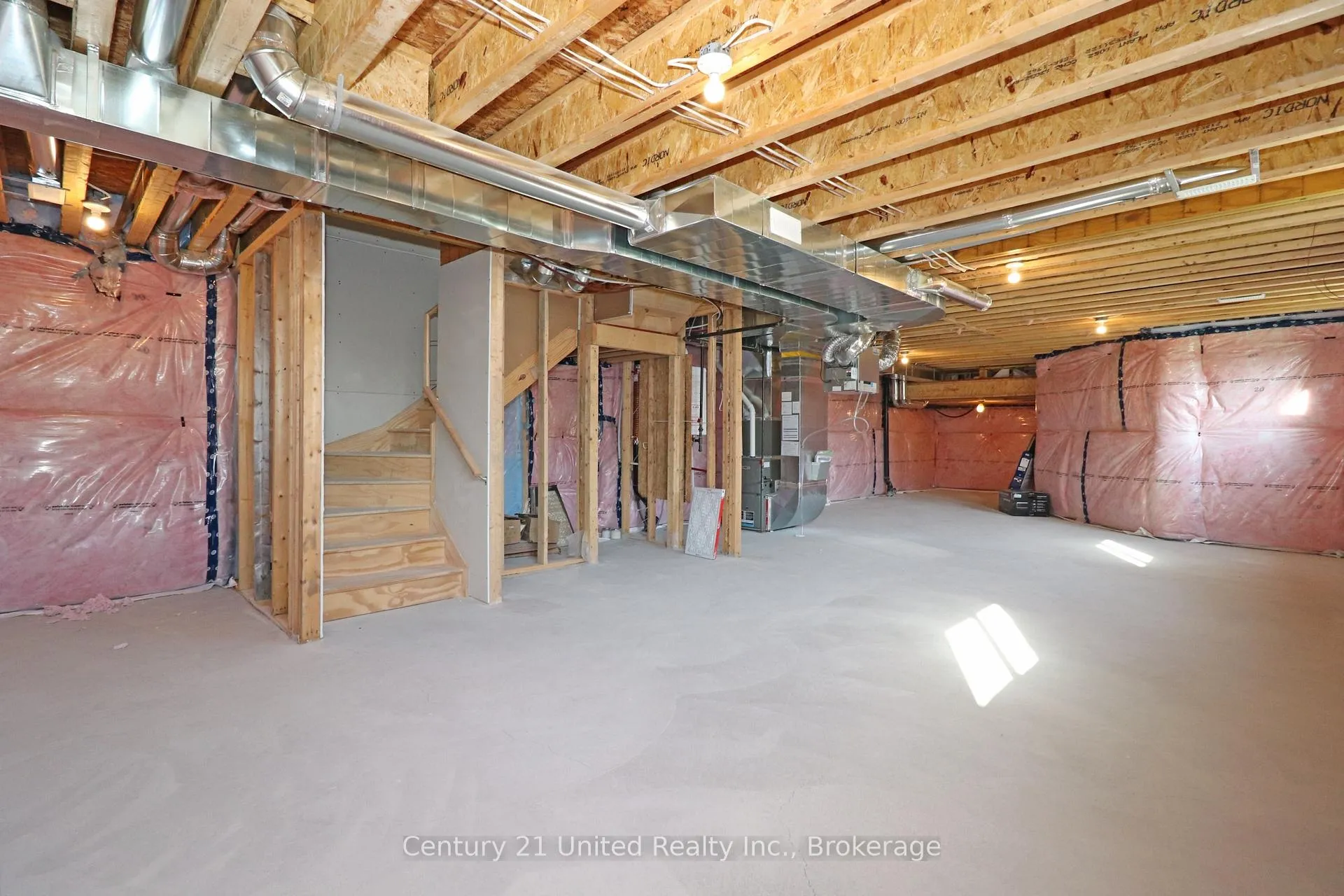 Photo 31 of 228 Rowberry Boulevard, Peterborough, Northcrest Ward 5 — HOMEH