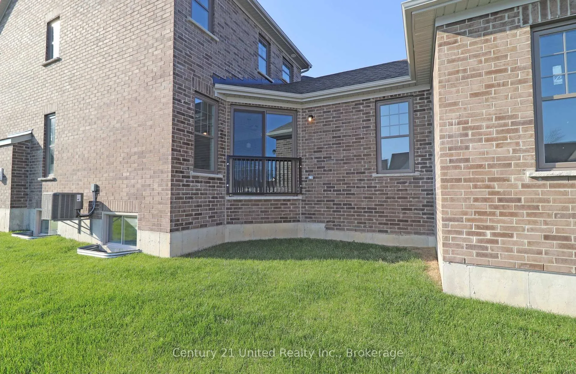 Photo 32 of 228 Rowberry Boulevard, Peterborough, Northcrest Ward 5 — HOMEH