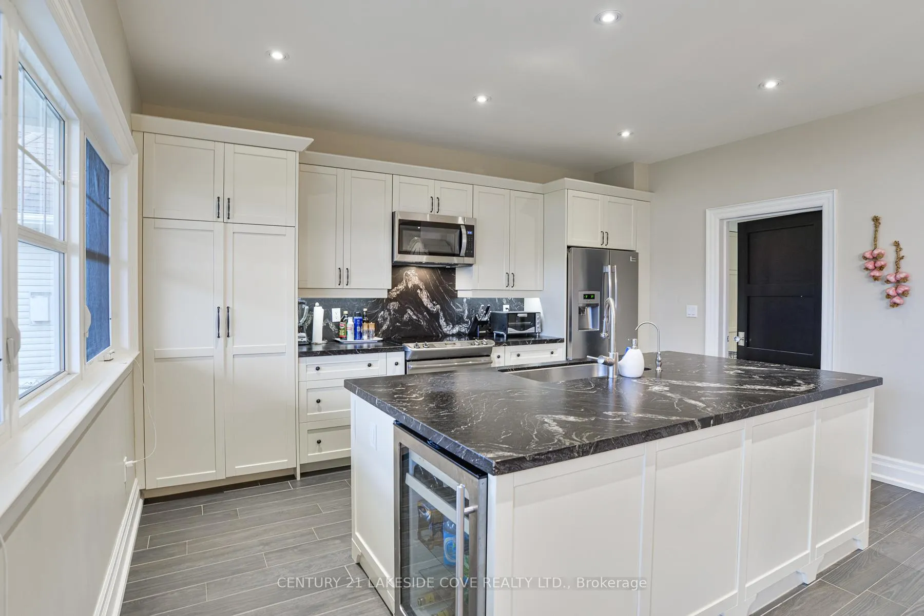 Photo 13 of 51 Ridge Avenue, Ramara, Brechin — HOMEH
