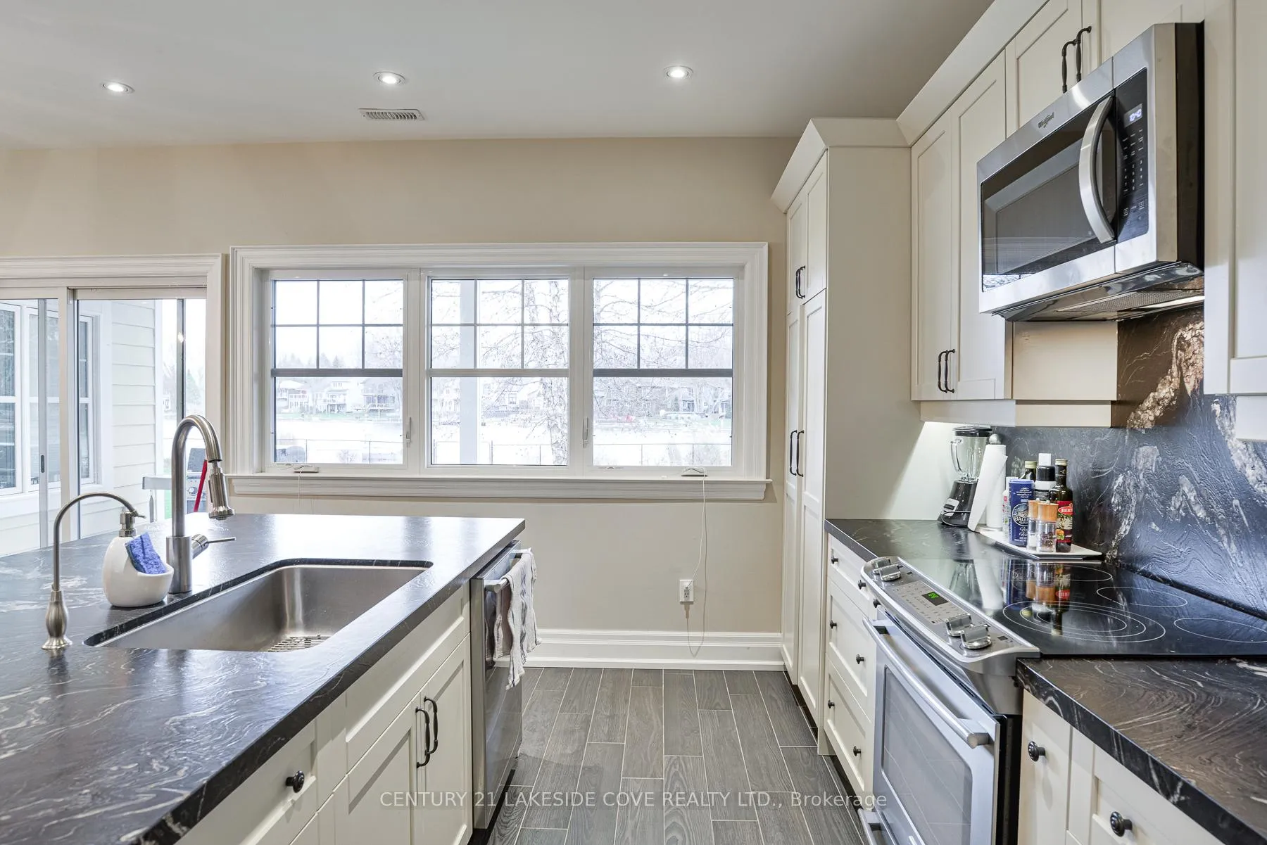 Photo 14 of 51 Ridge Avenue, Ramara, Brechin — HOMEH