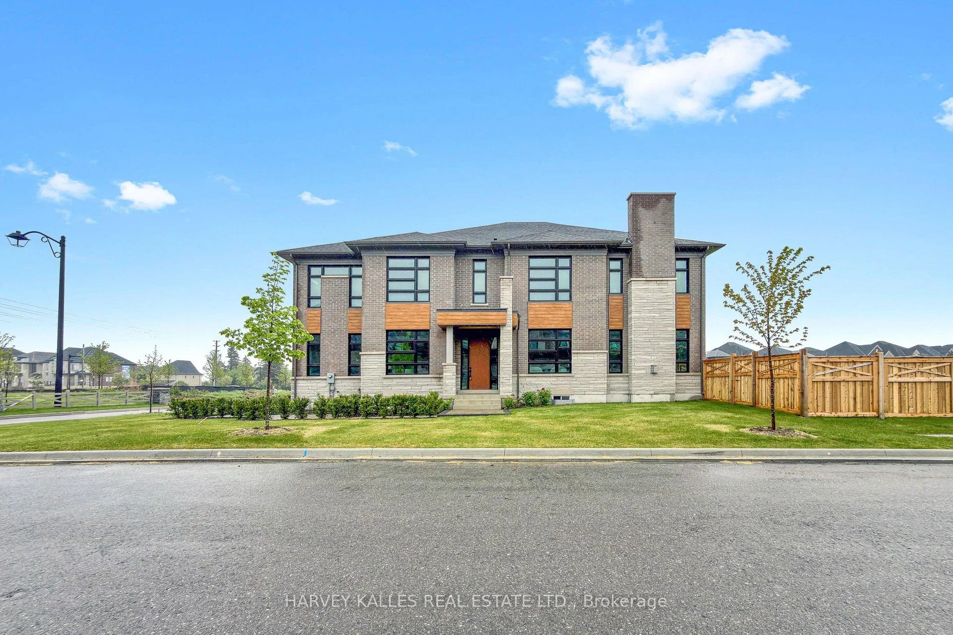Photo 29 of 107 Winthrop Crescent, Vaughan, Vellore Village — HOMEH