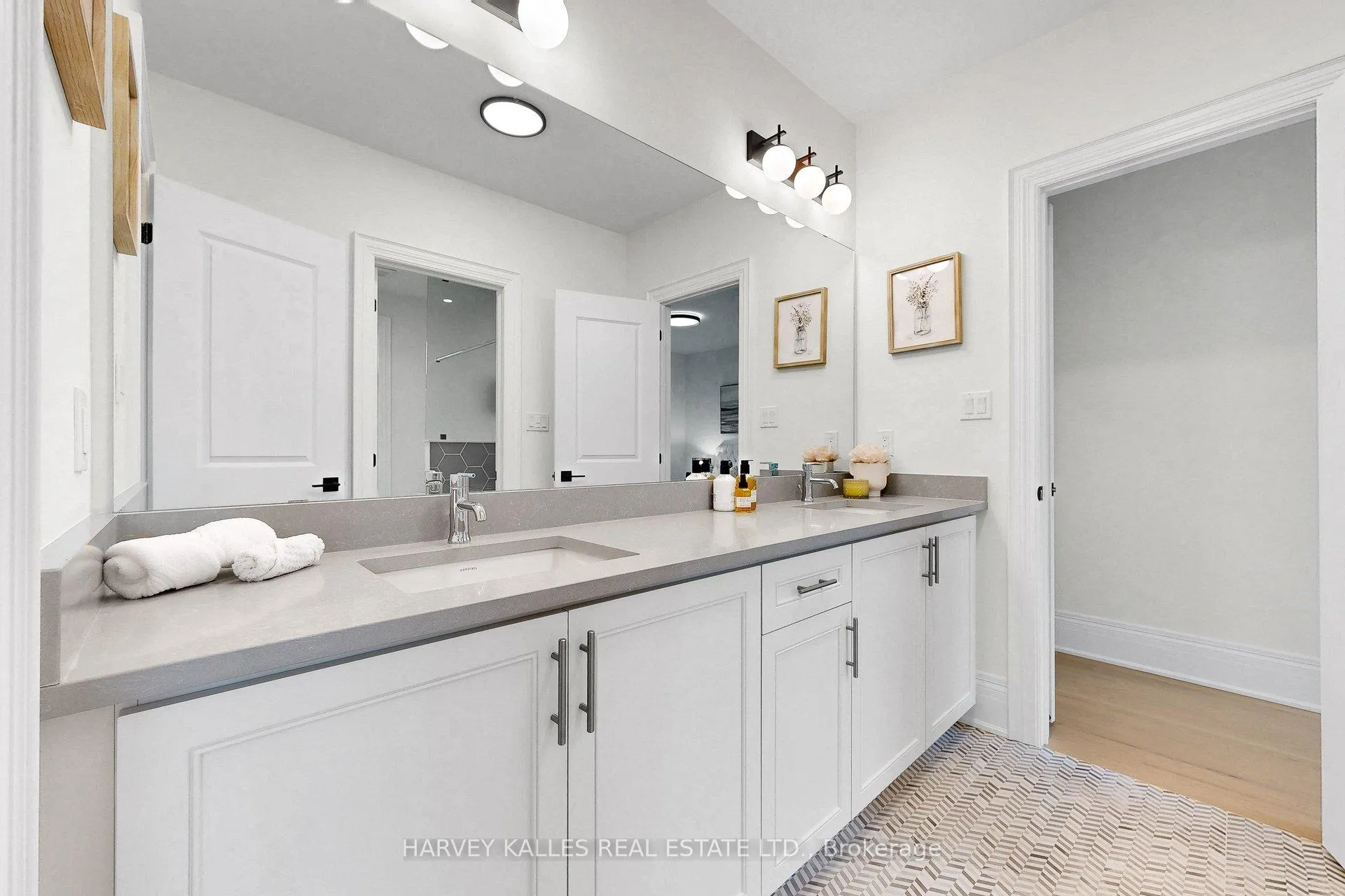 Photo 18 of 107 Winthrop Crescent, Vaughan, Vellore Village — HOMEH