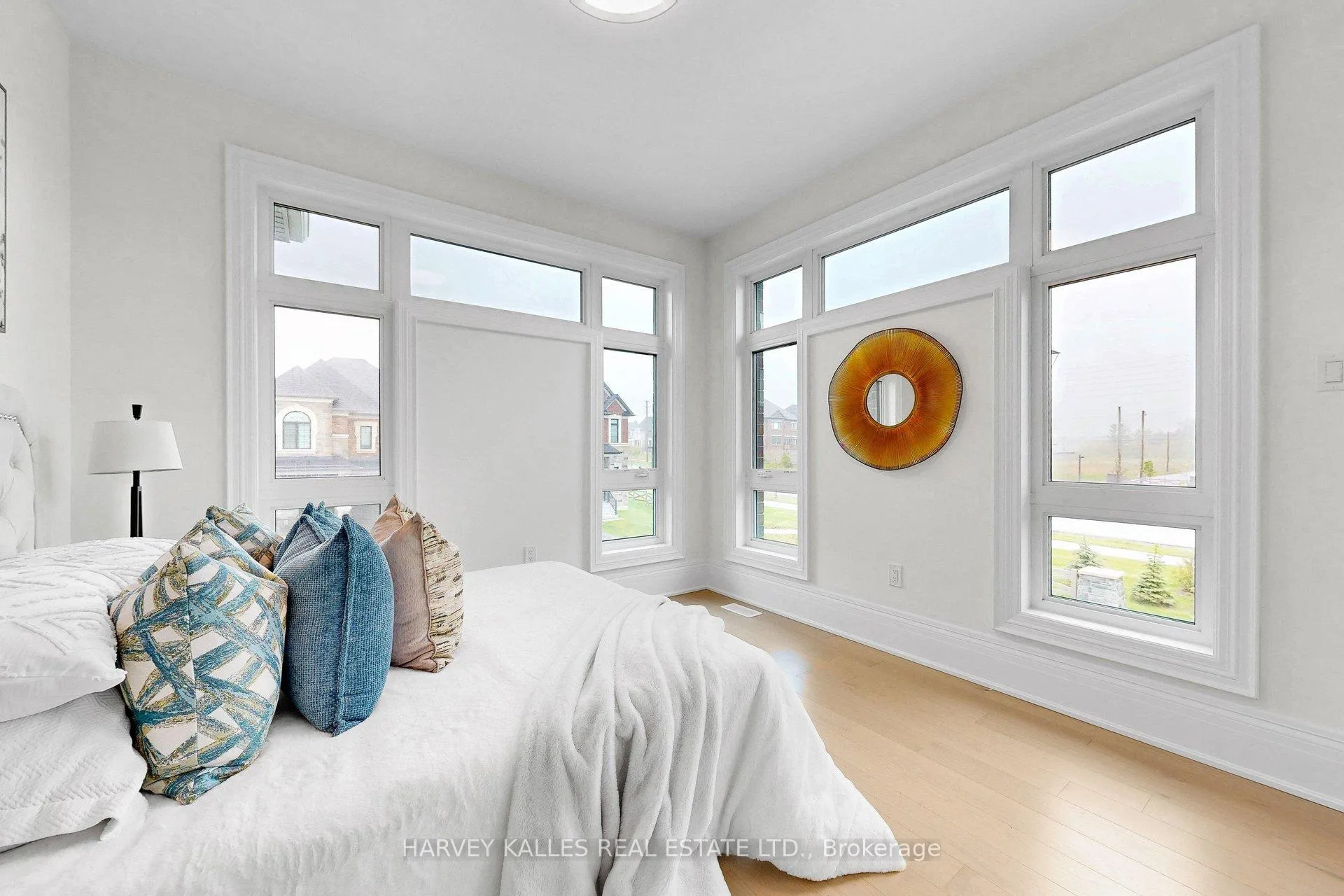 Photo 37 of 107 Winthrop Crescent, Vaughan, Vellore Village — HOMEH