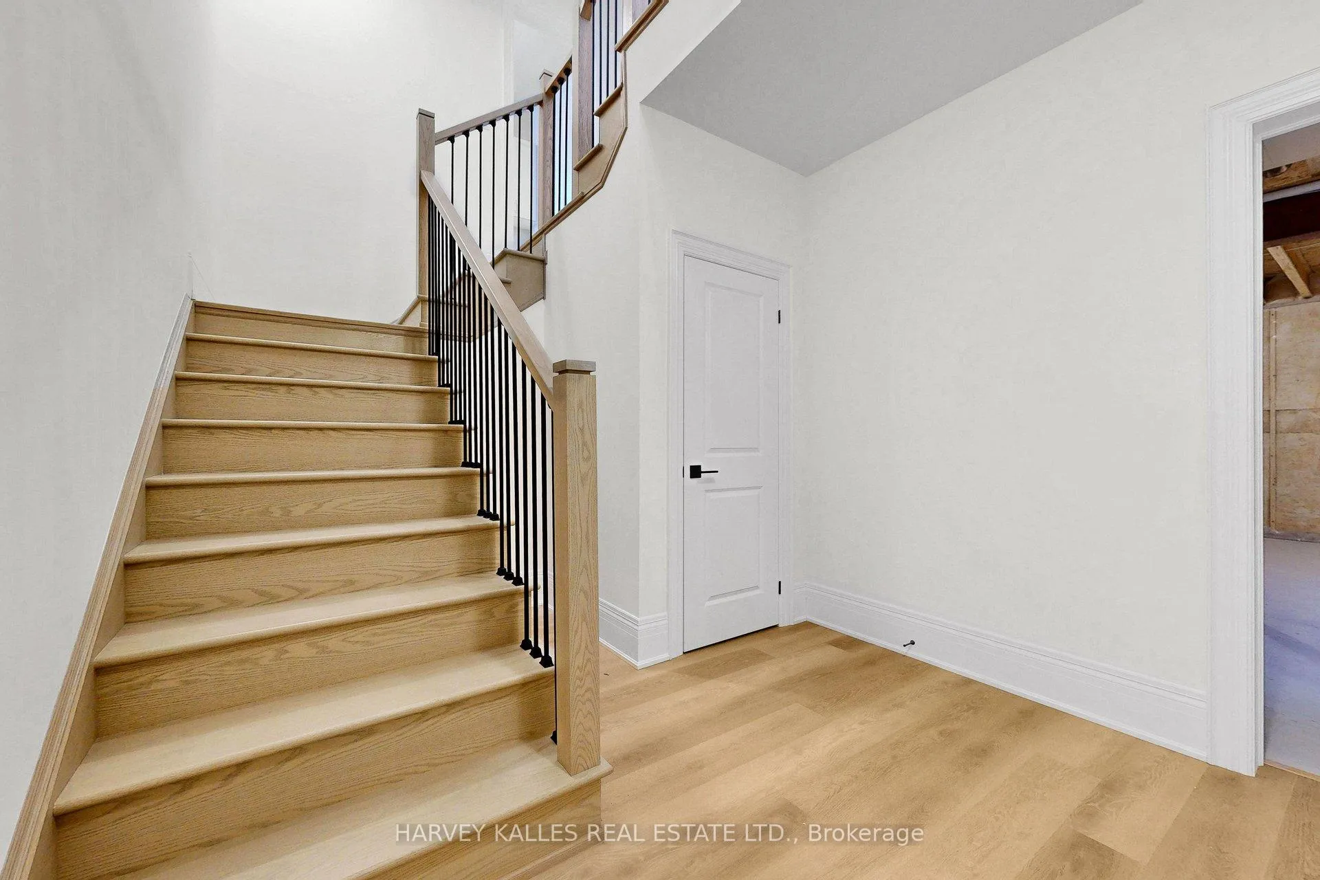 Photo 24 of 107 Winthrop Crescent, Vaughan, Vellore Village — HOMEH