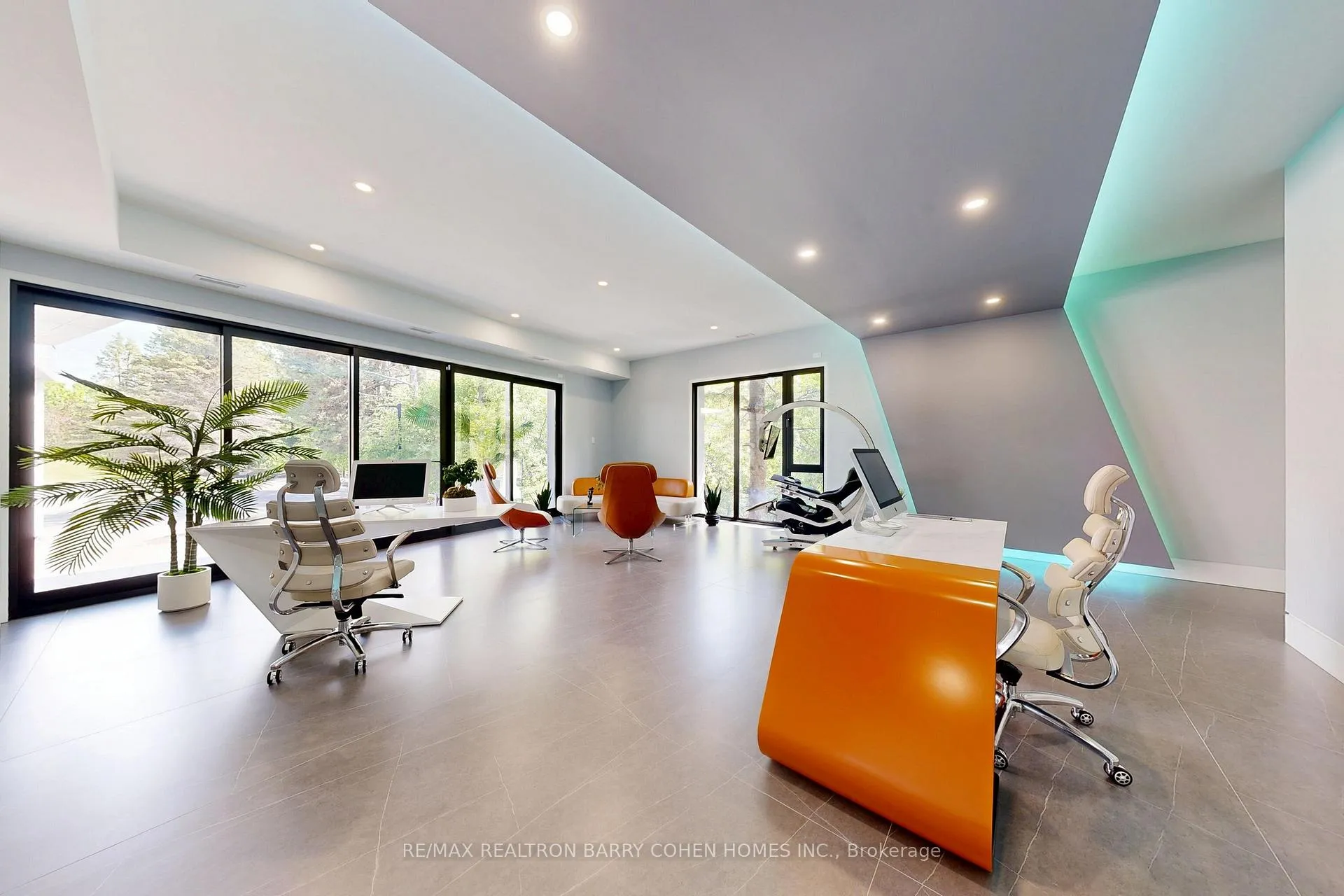 Photo 6 of 23 Hunters Glen Road, Aurora, Aurora Estates — HOMEH