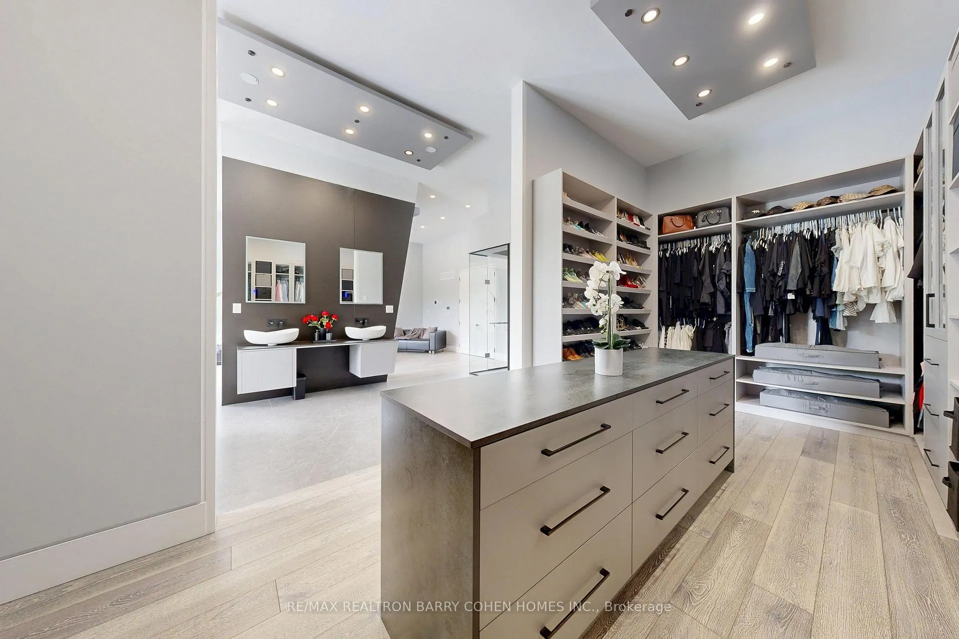 Photo 20 of 23 Hunters Glen Road, Aurora, Aurora Estates — HOMEH