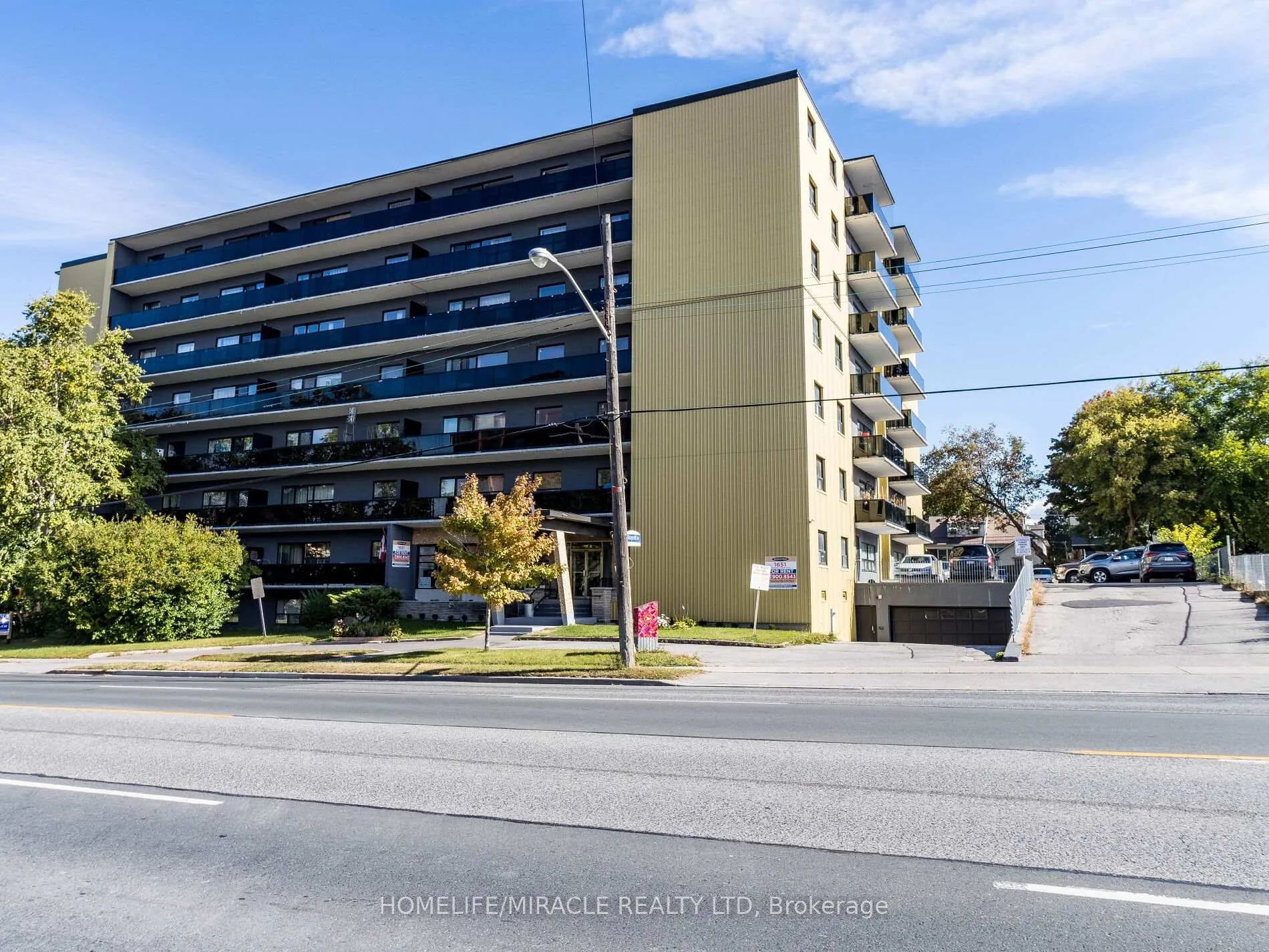 Front of Unit 302, 1651 Victoria Pk Avenue